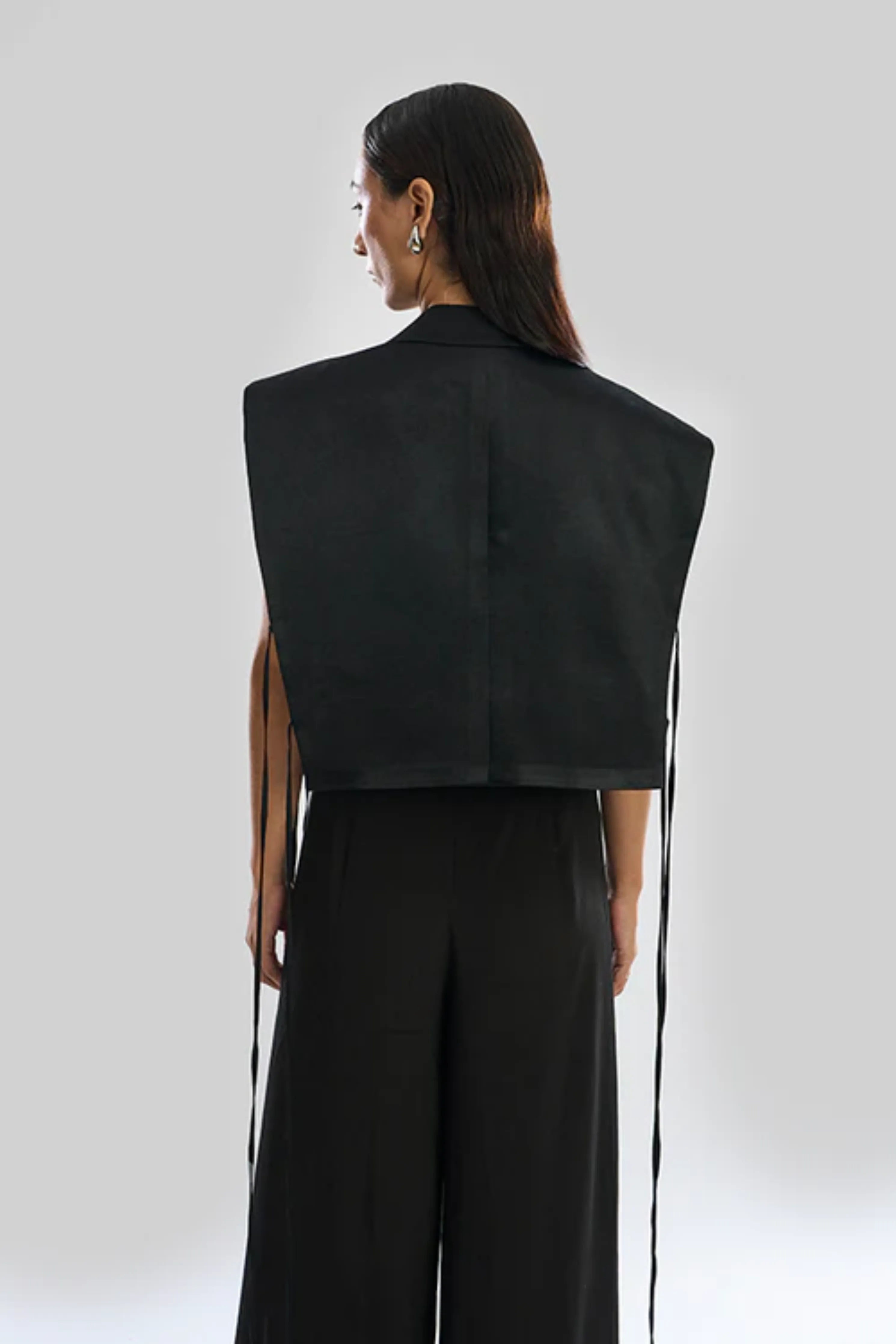 Calla Lily Bib In Black