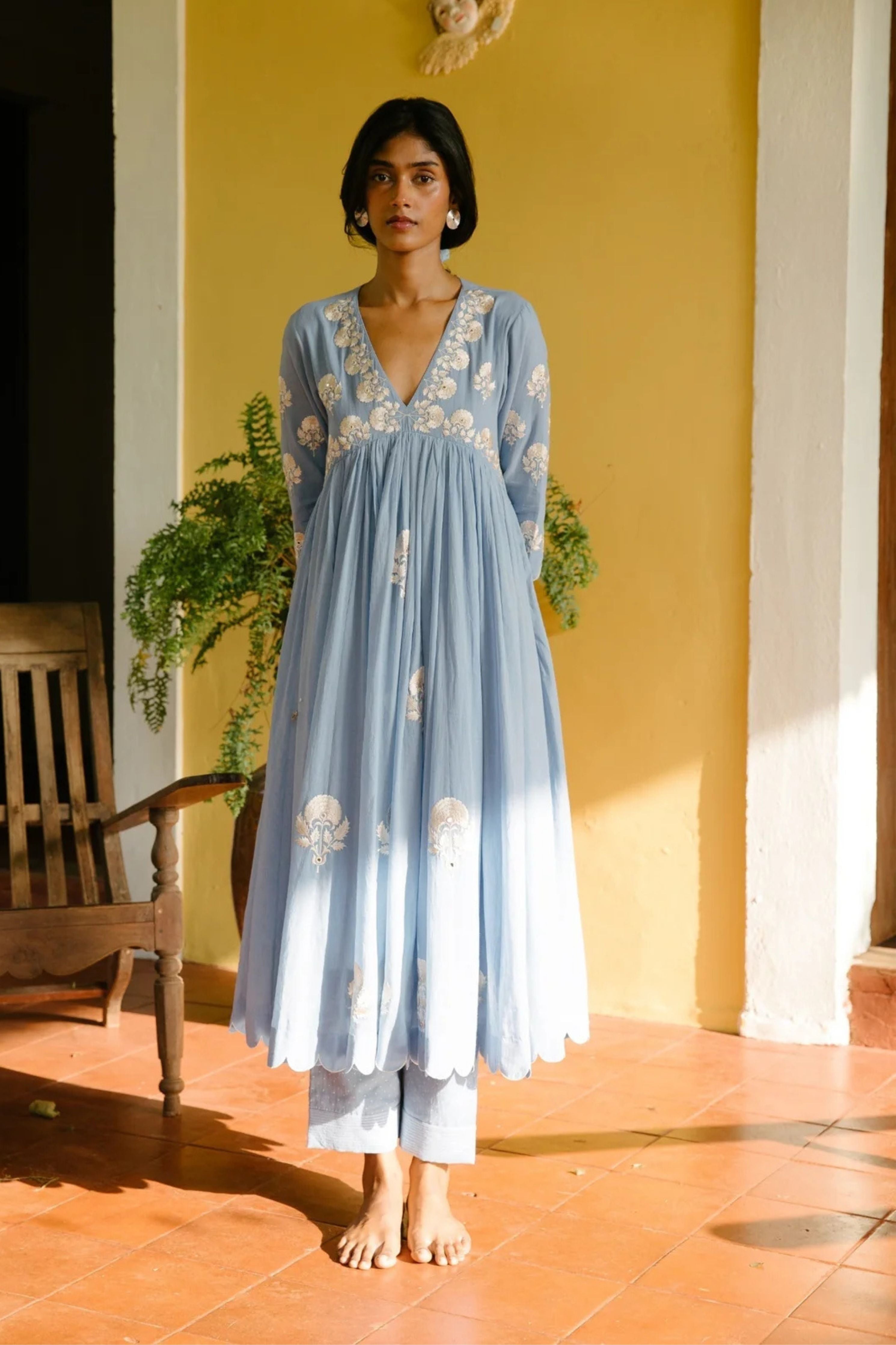 Mouni Roy In MOGRA KURTA SET