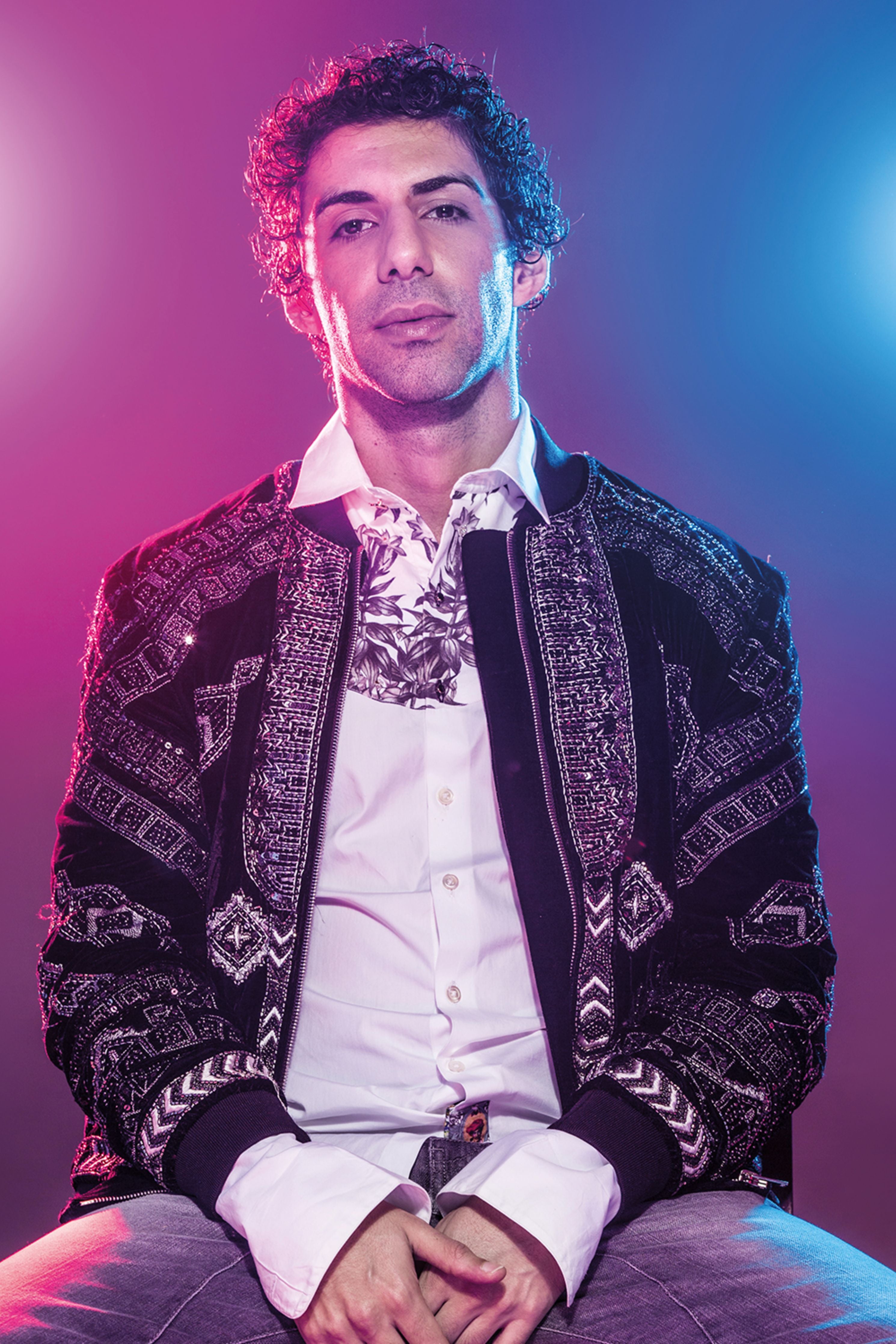 Jim Sarbh In Reise Bib Shirt