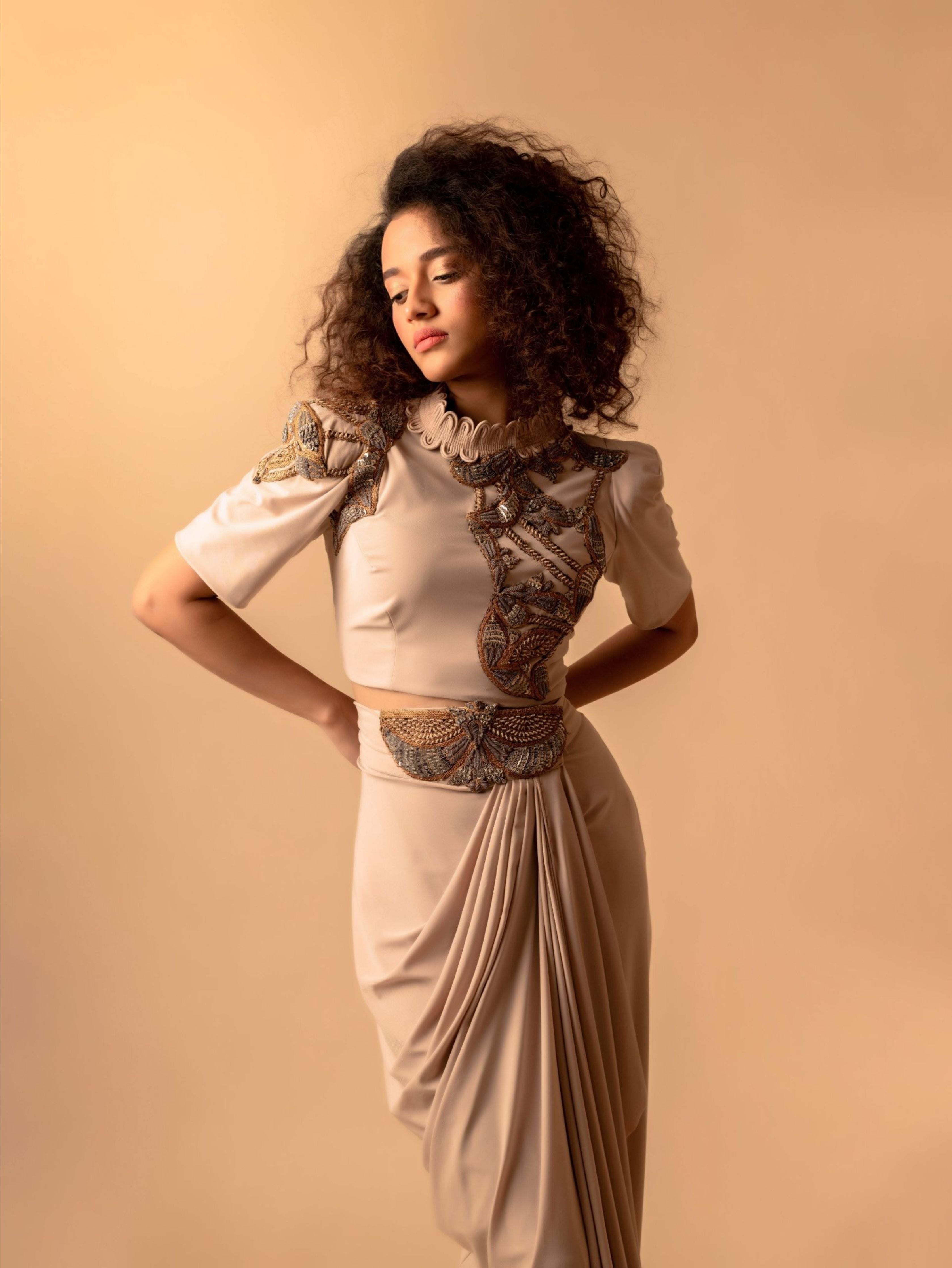 MISPASO JAMILE Skirt Set