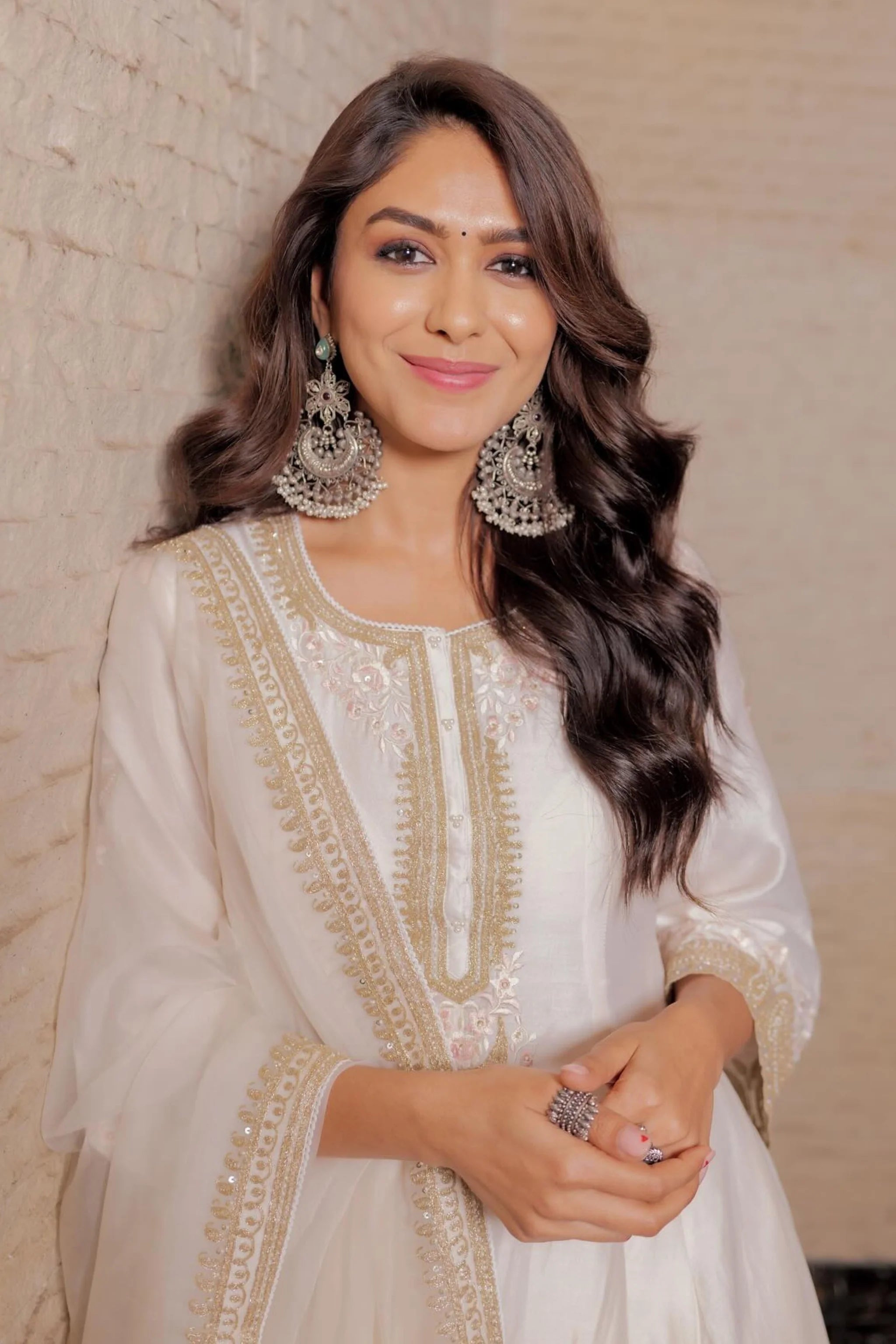 Mrunal Thakur In Faria Daisy Kurta Set