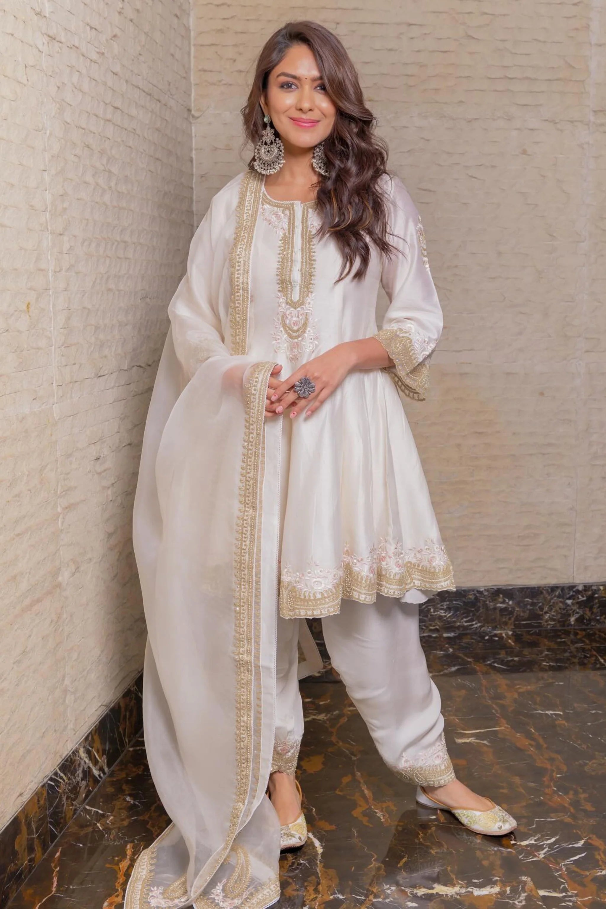 Mrunal Thakur In Faria Daisy Kurta Set