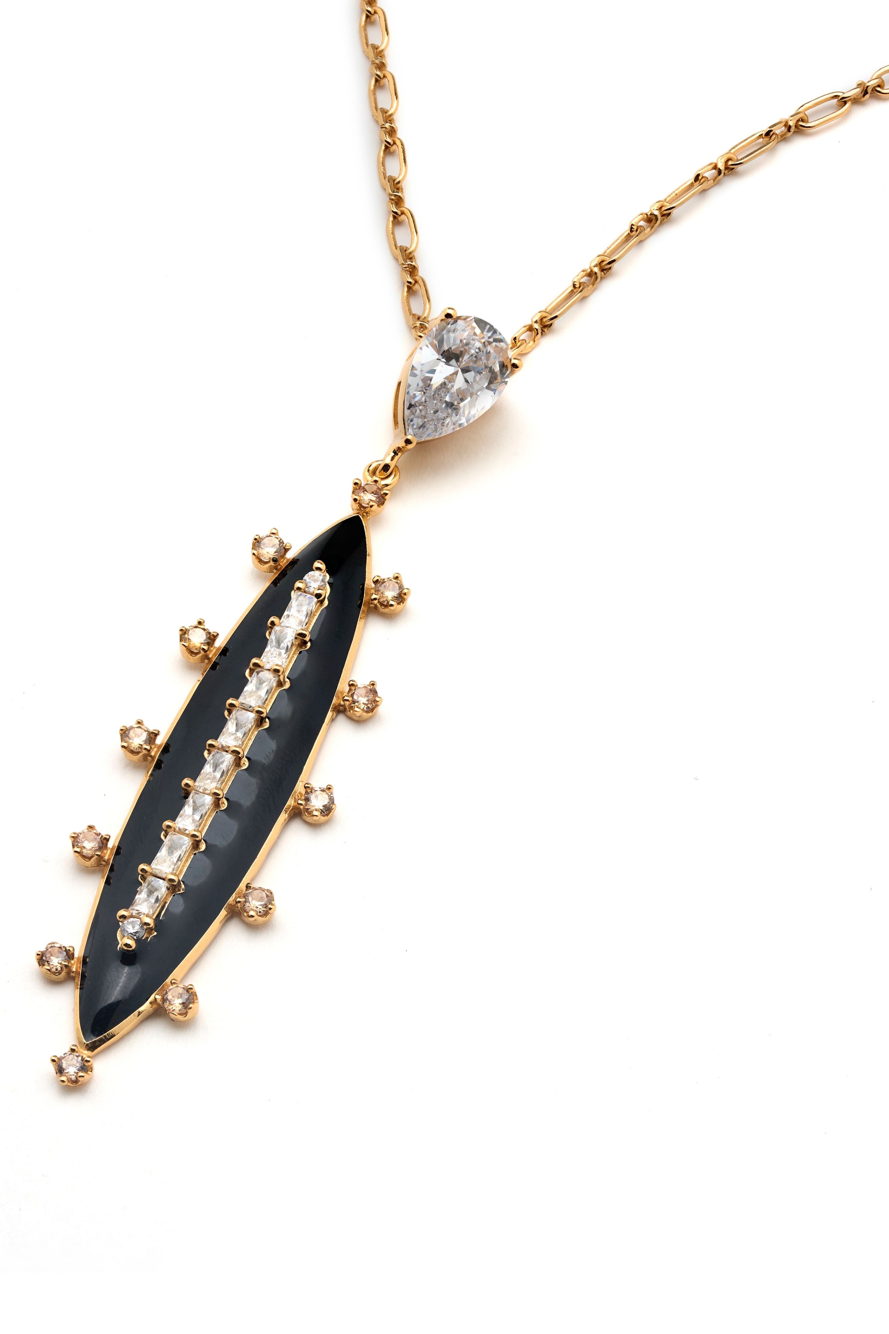Lakshmi Manchu In Numisma Oblong Necklace
