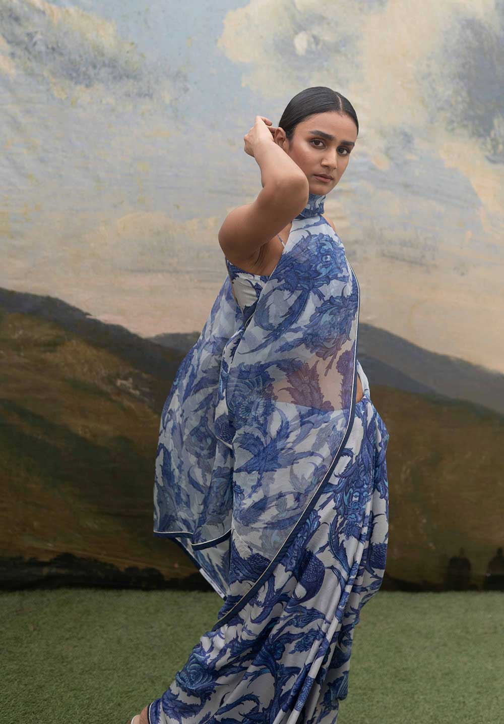 Esha Gupta In Santorini Sari