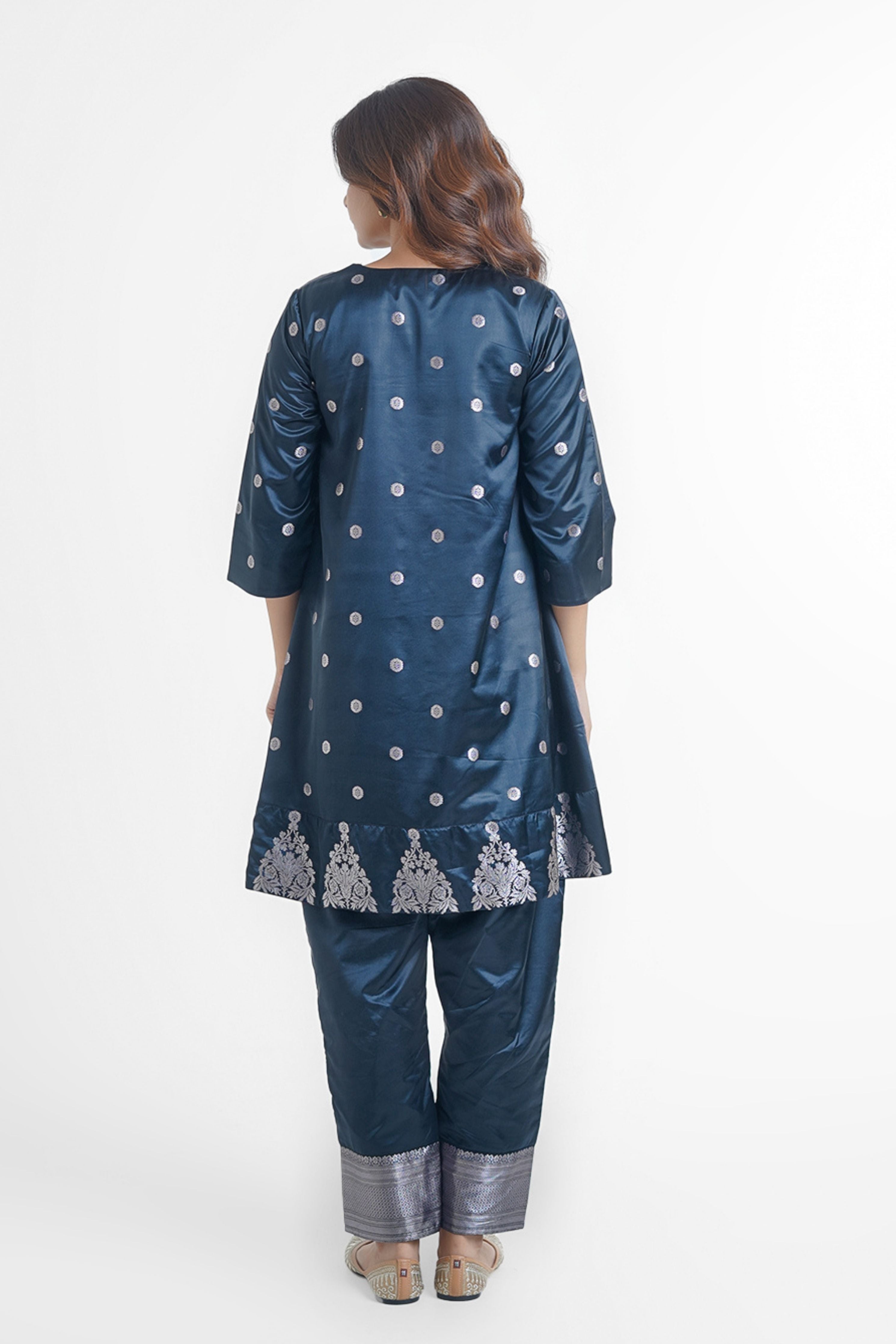 Nyra Kurta Set