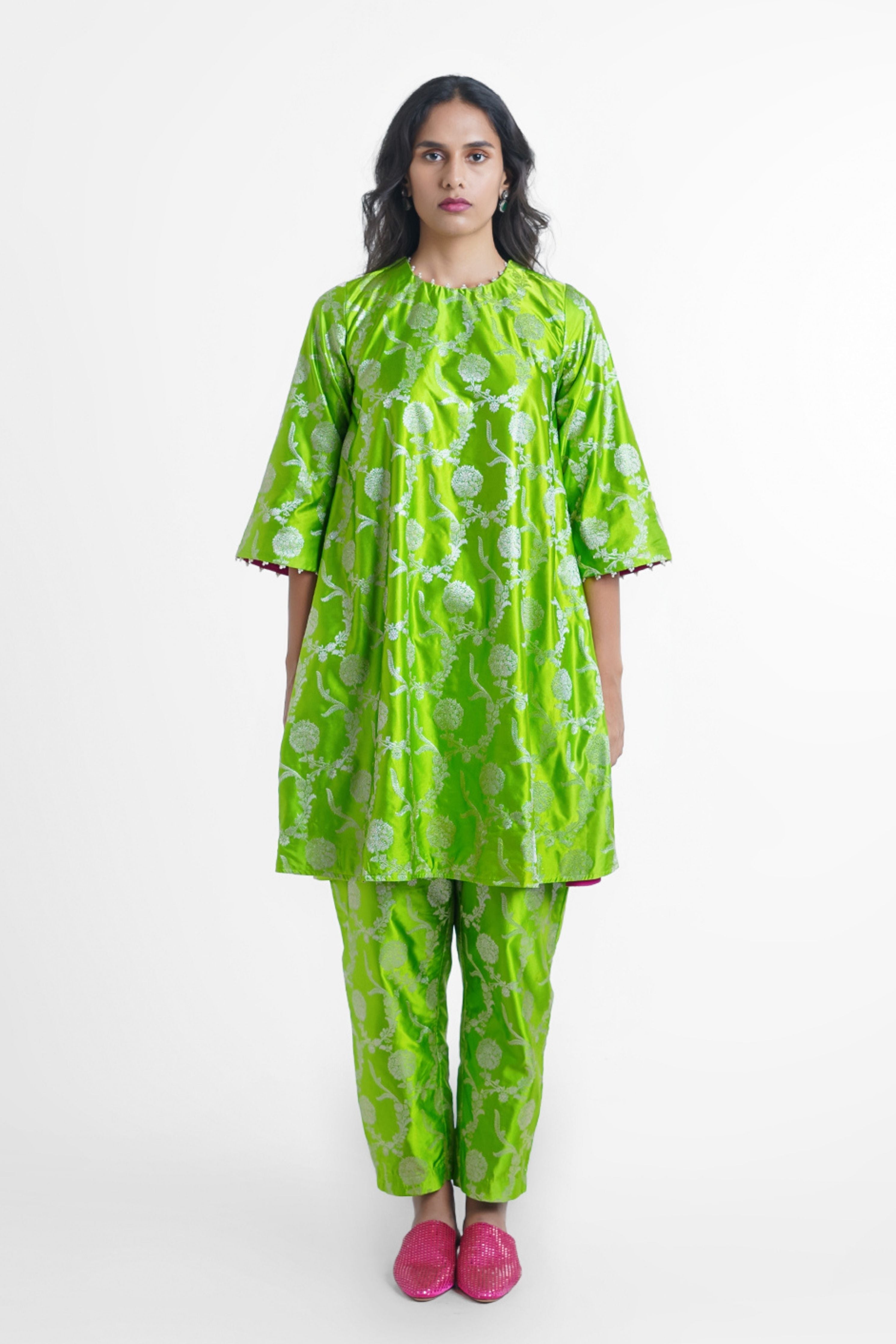 Sunheri Kurta Set In Green