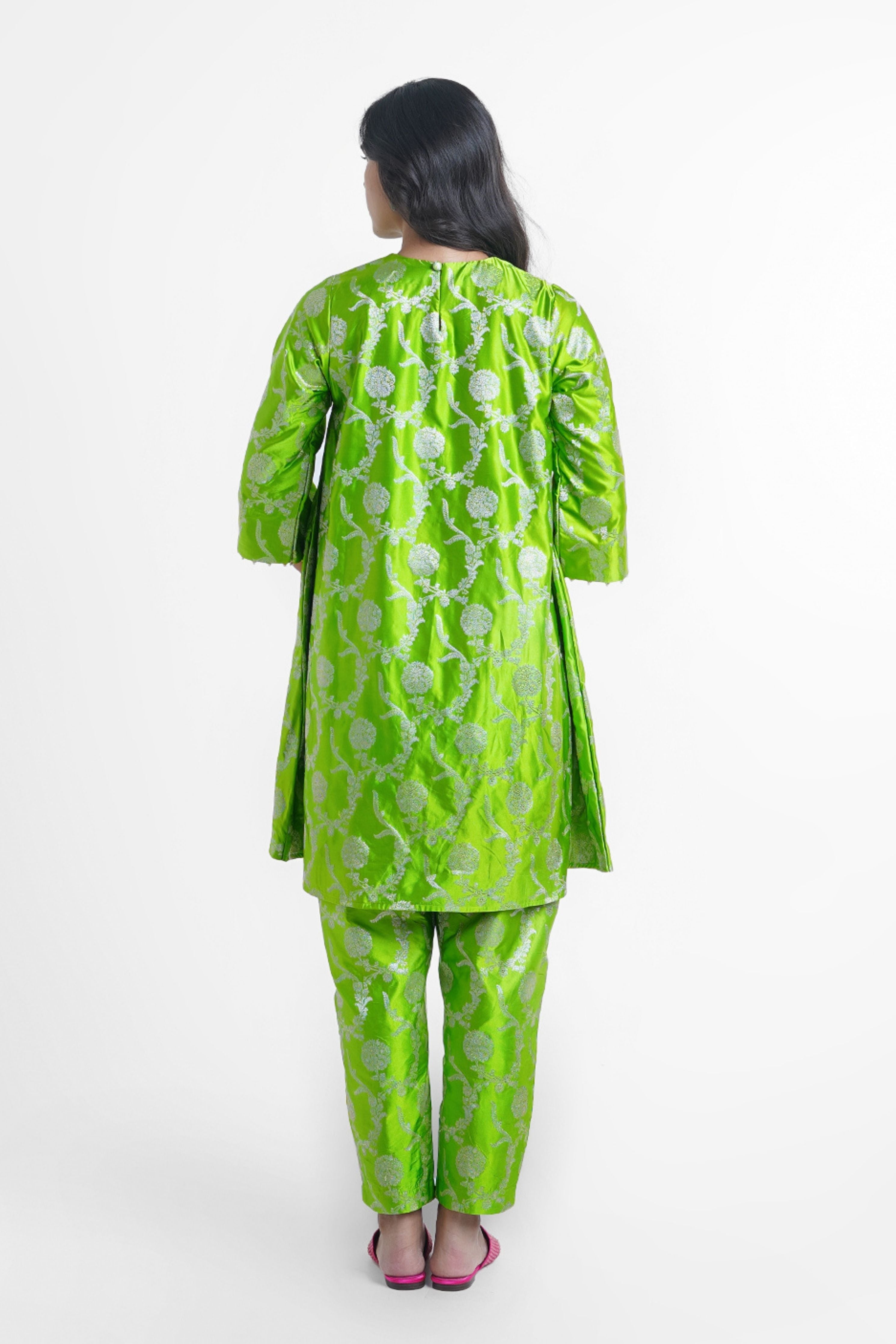 Sunheri Kurta Set In Green