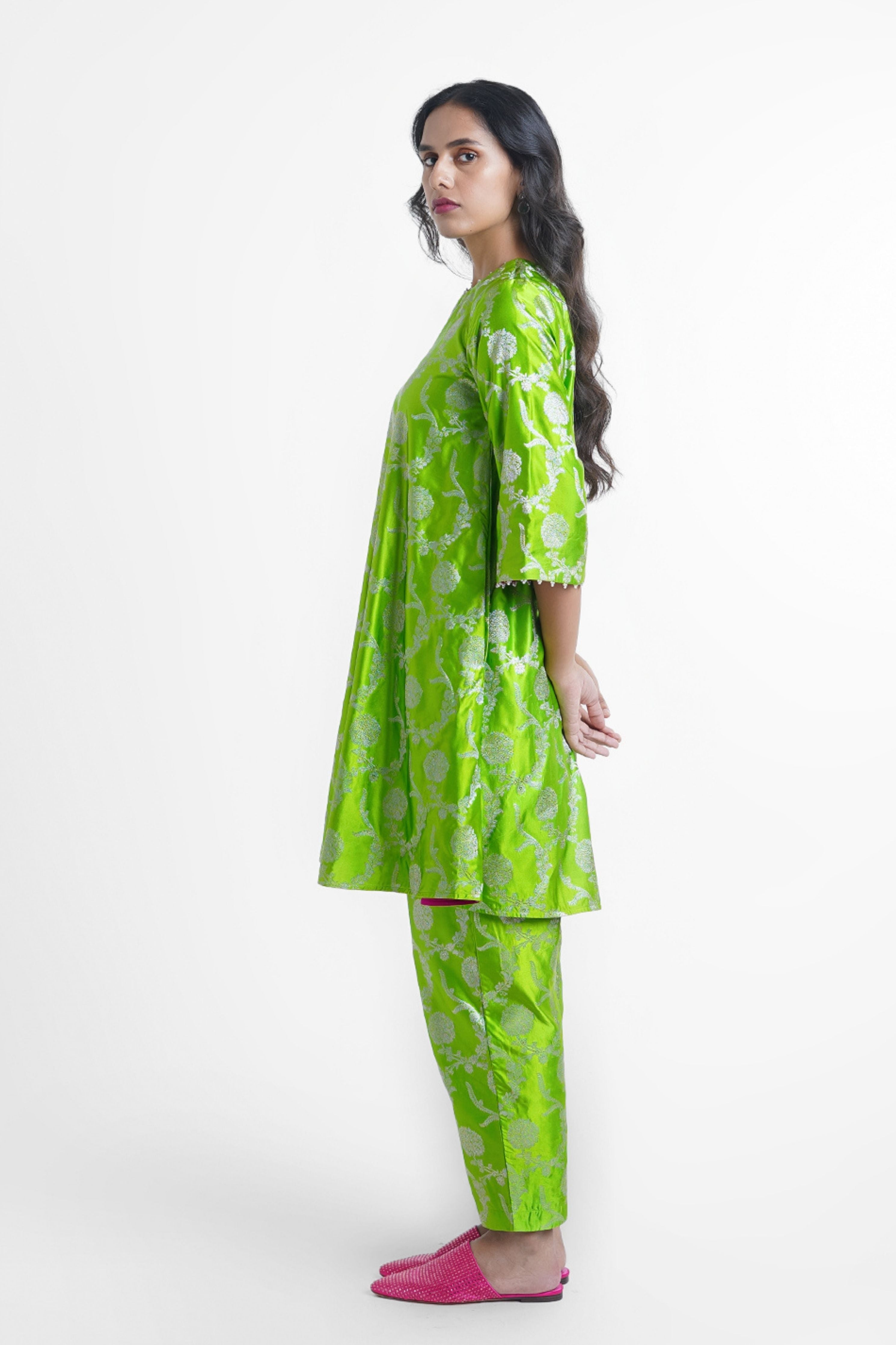 Sunheri Kurta Set In Green
