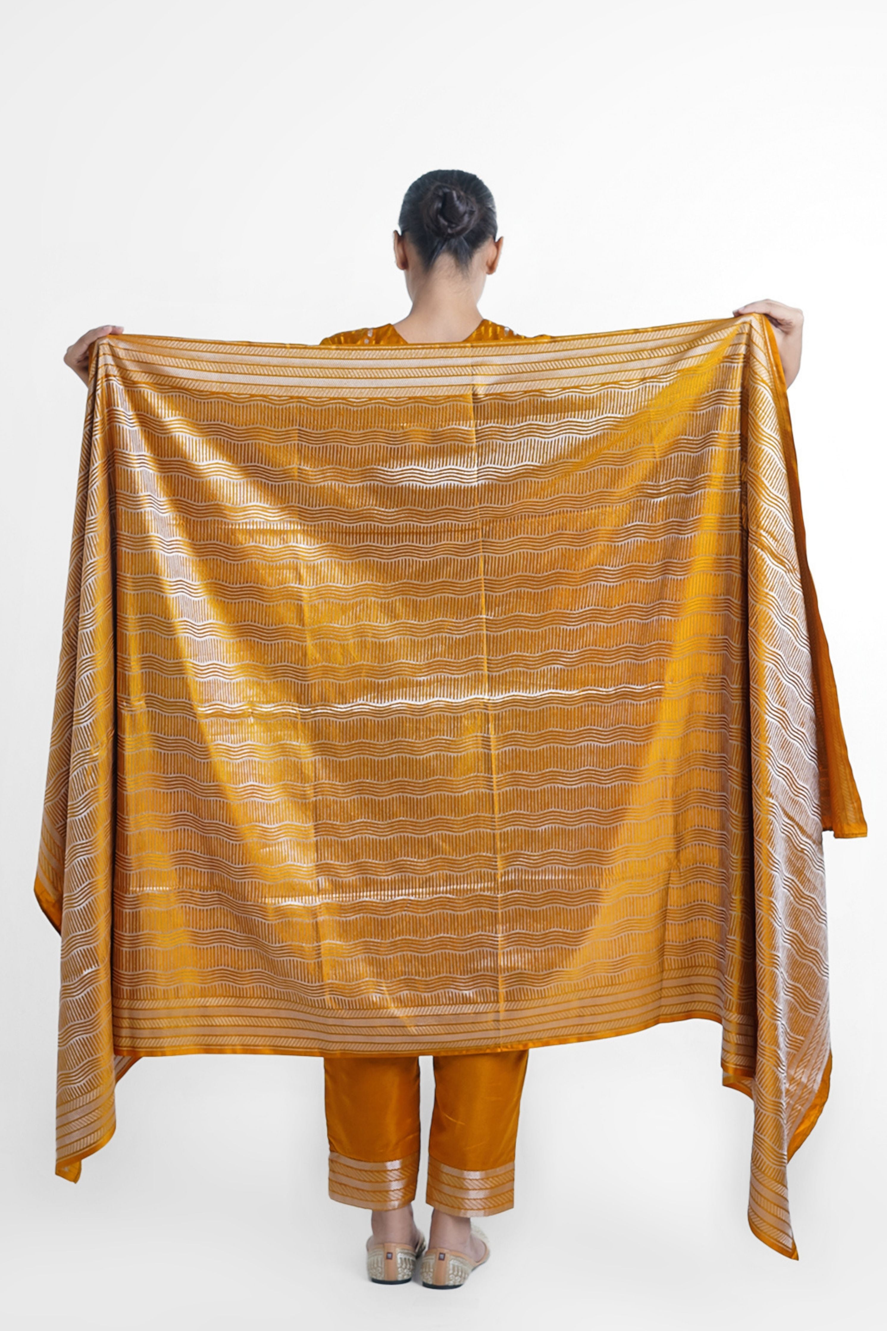 Raha Kurta Set