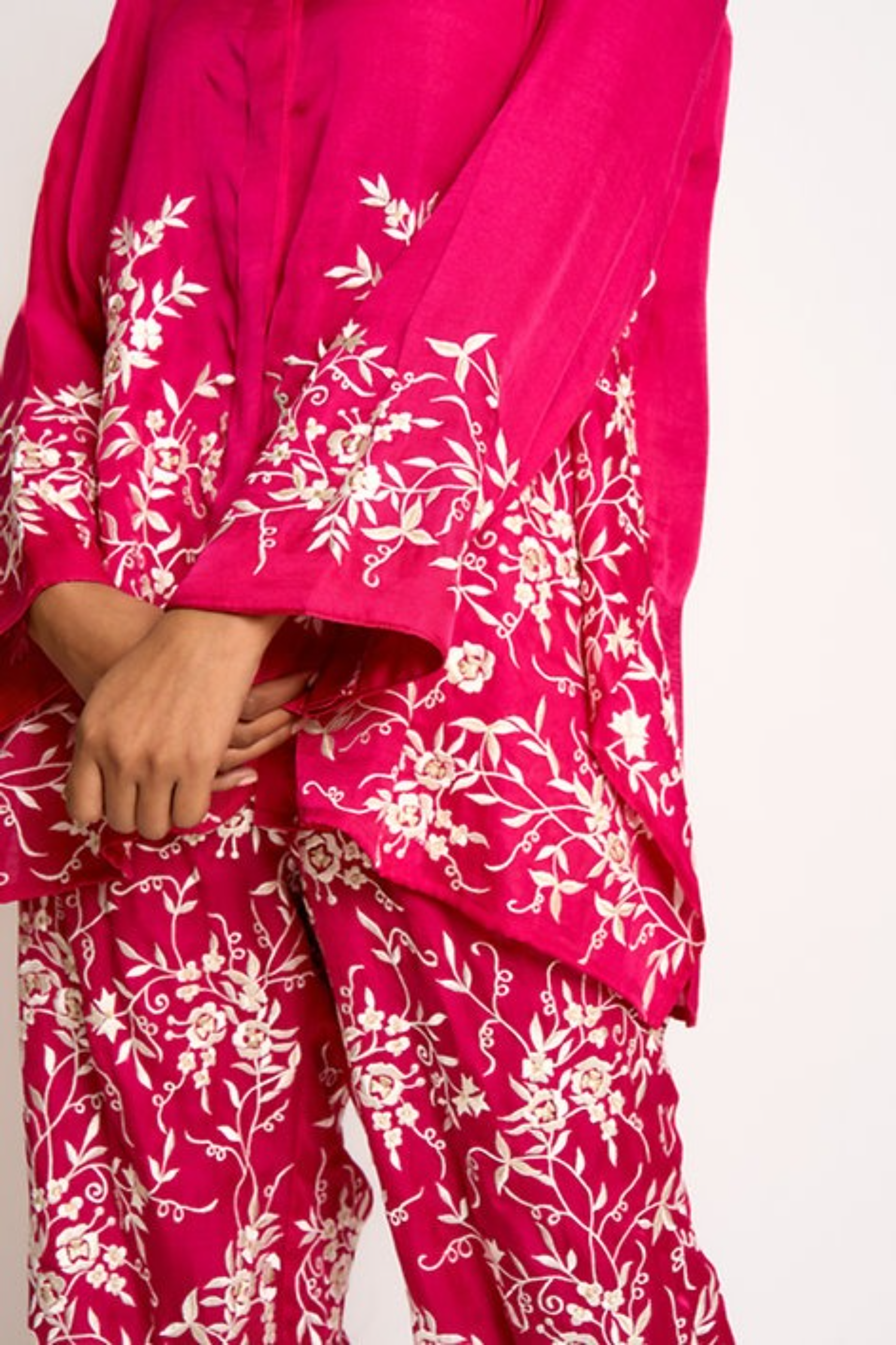 Alaya Rani Pink Gara Set