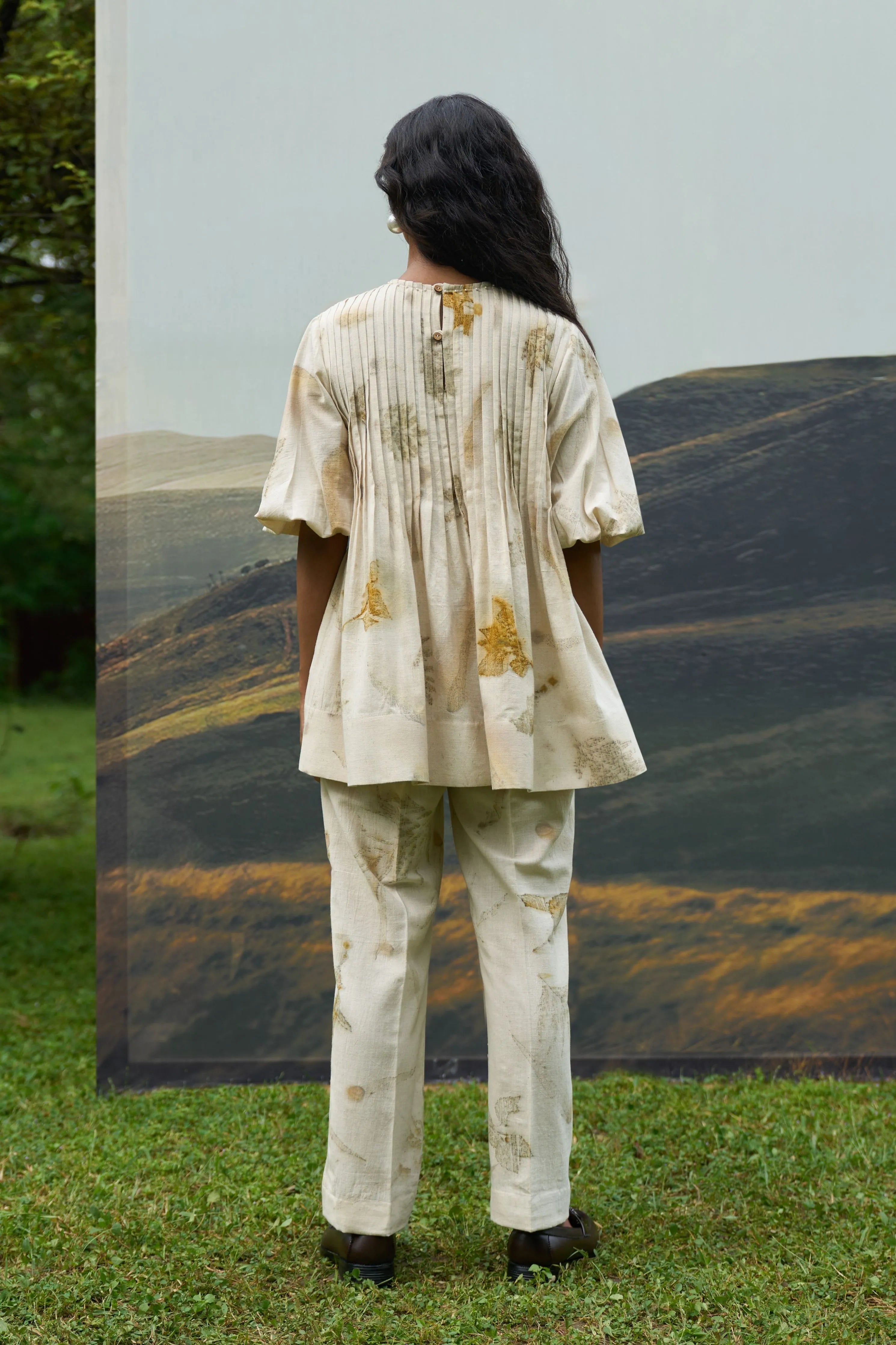 Live Leafy Pintucks Top W Sleeves
