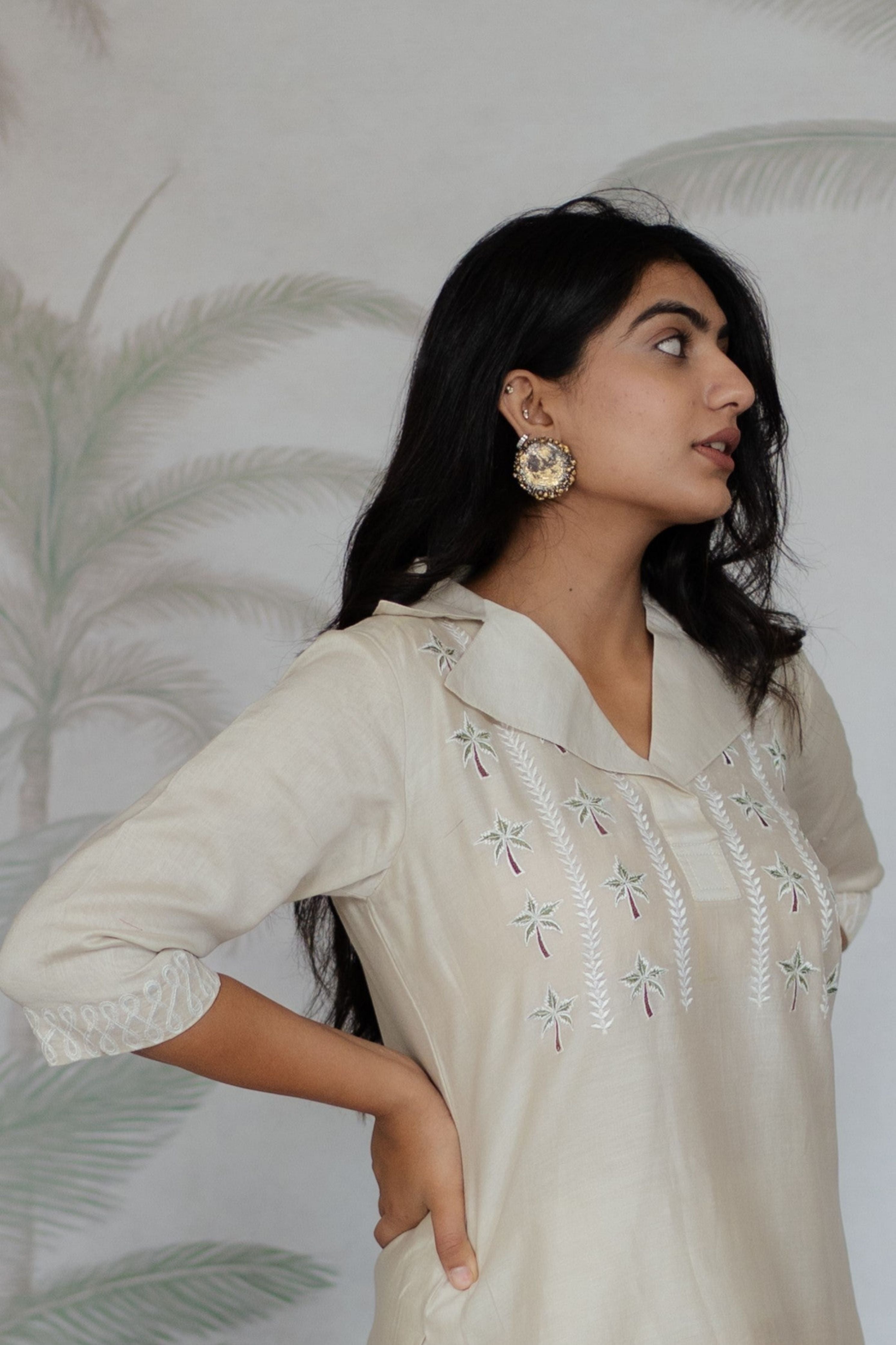 Two Tone Bubbly Crater Studs Black And Gold