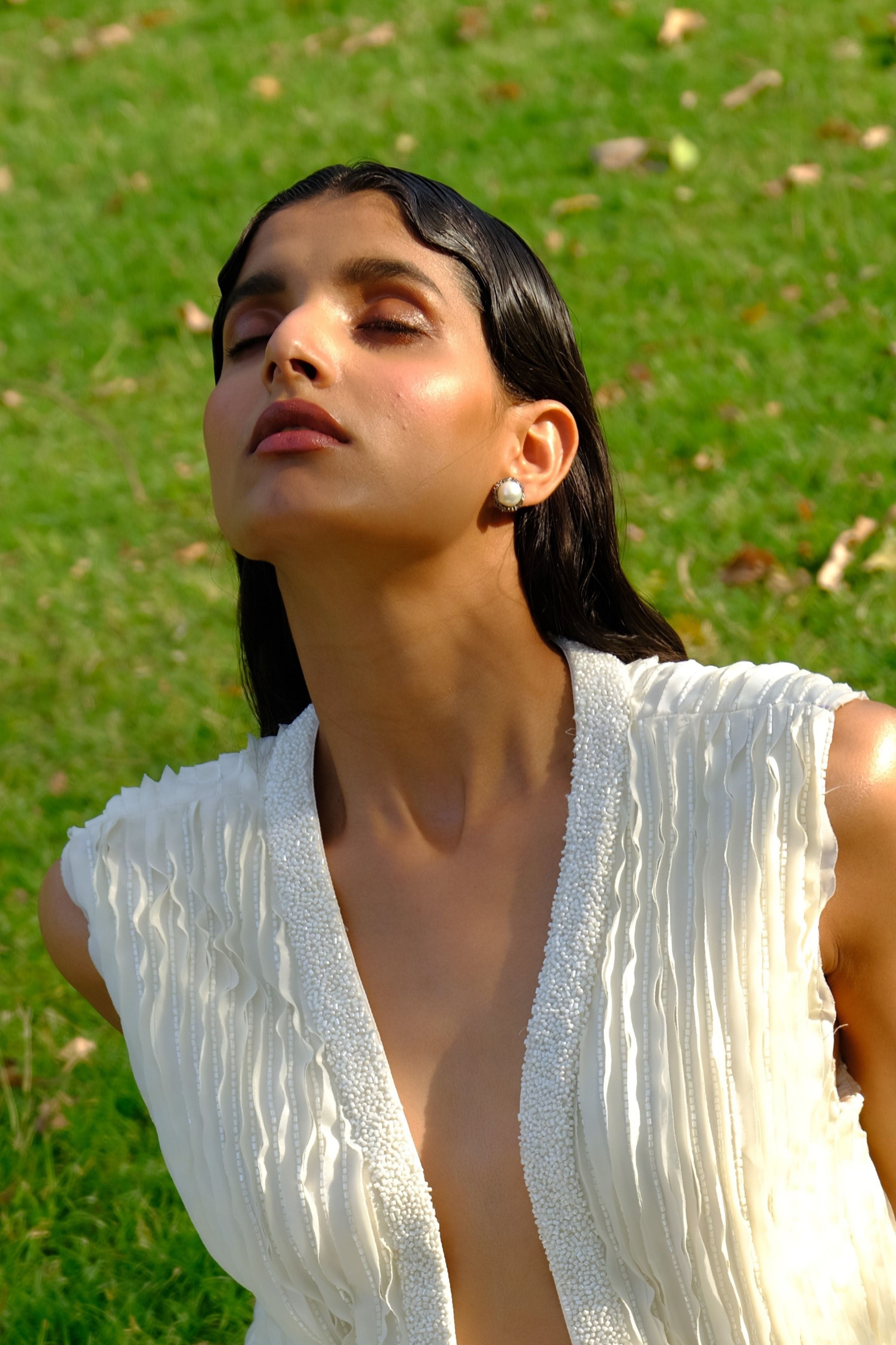 Pearl Cup Studs Meteorite Black