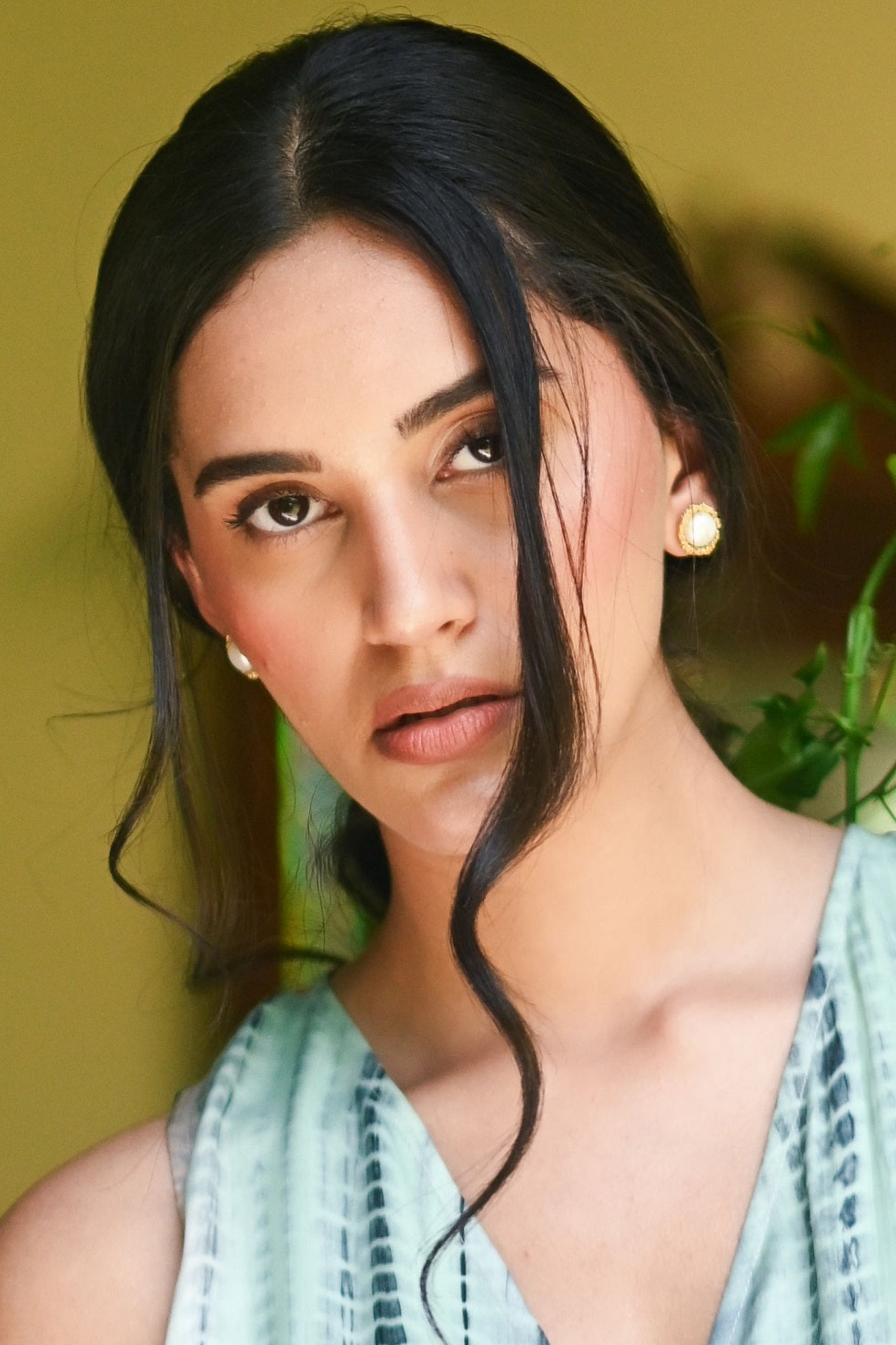 Pearl Cup Studs Gold