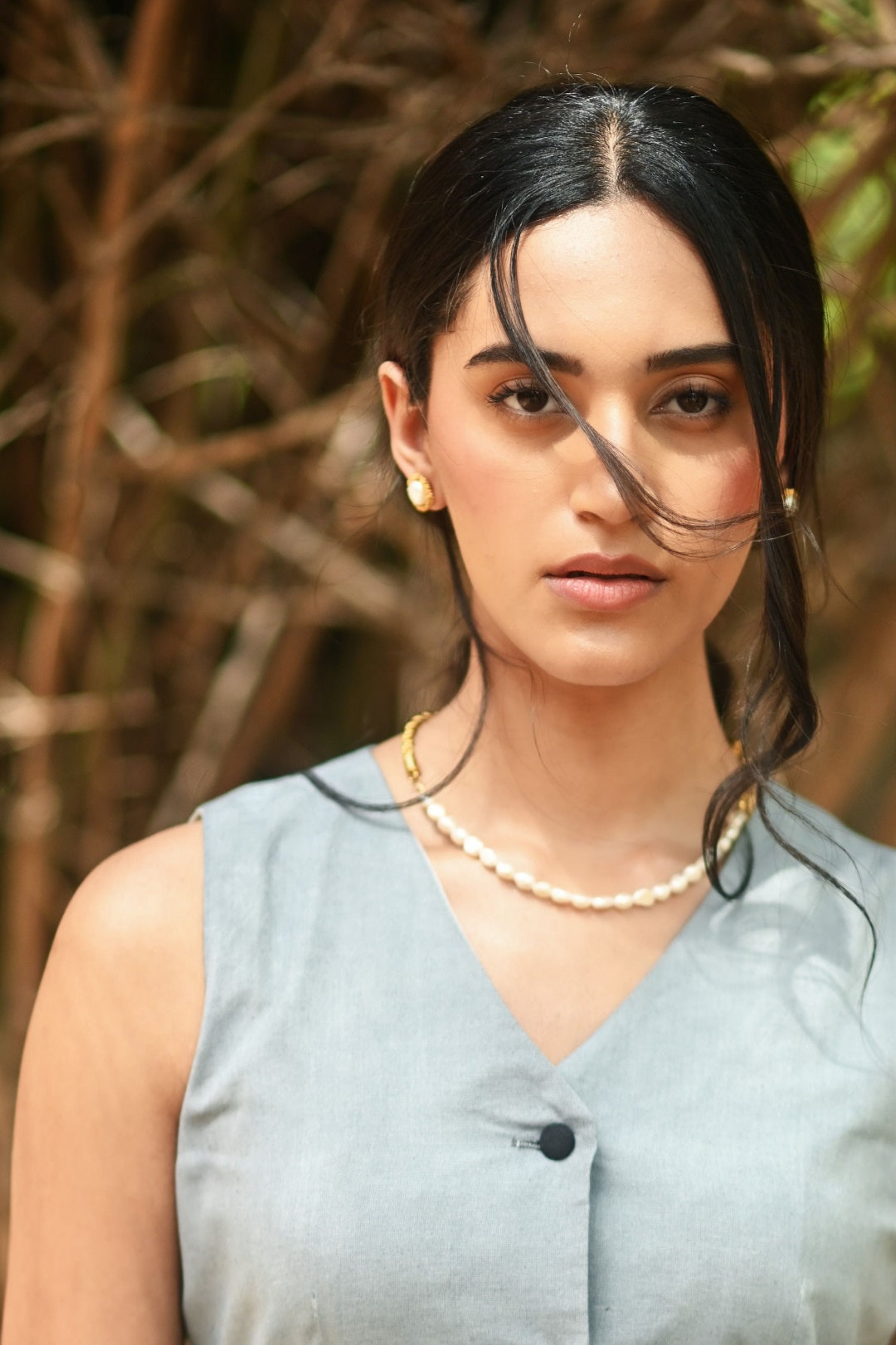 Pearl Cup Studs Gold