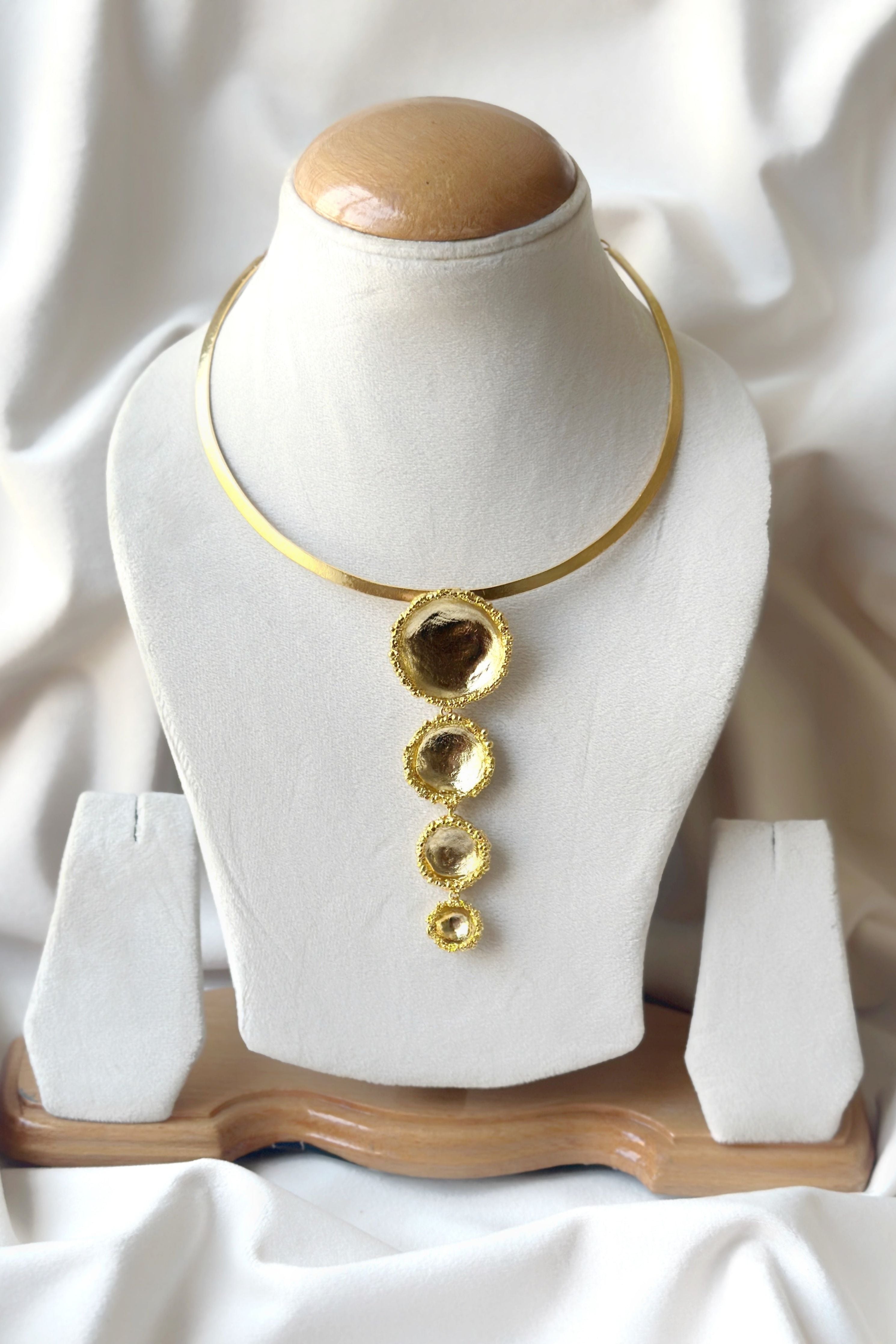 Cascade Neckpiece Gold