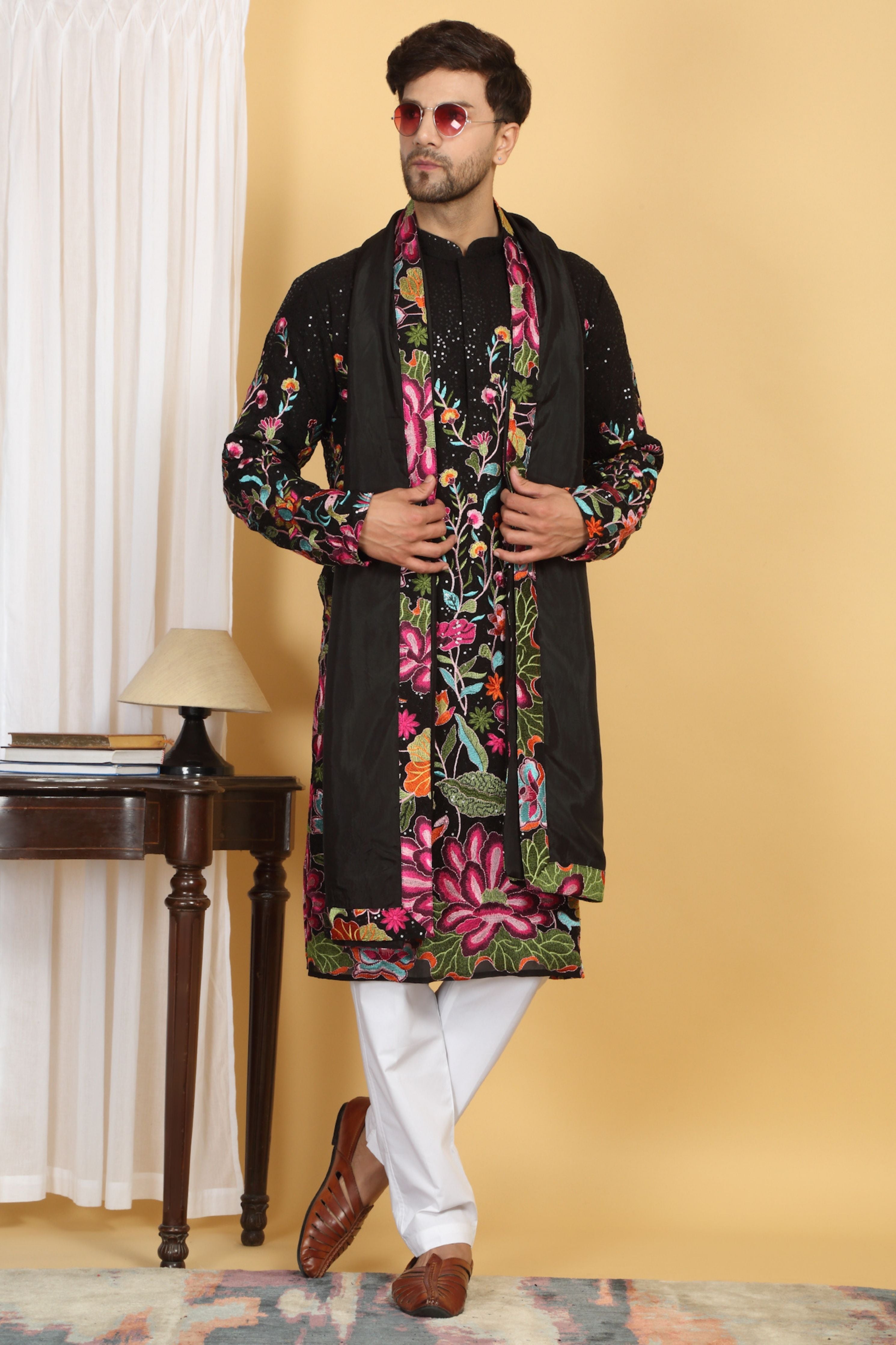 Pushp-Vihaar Embroidered Kurta Set