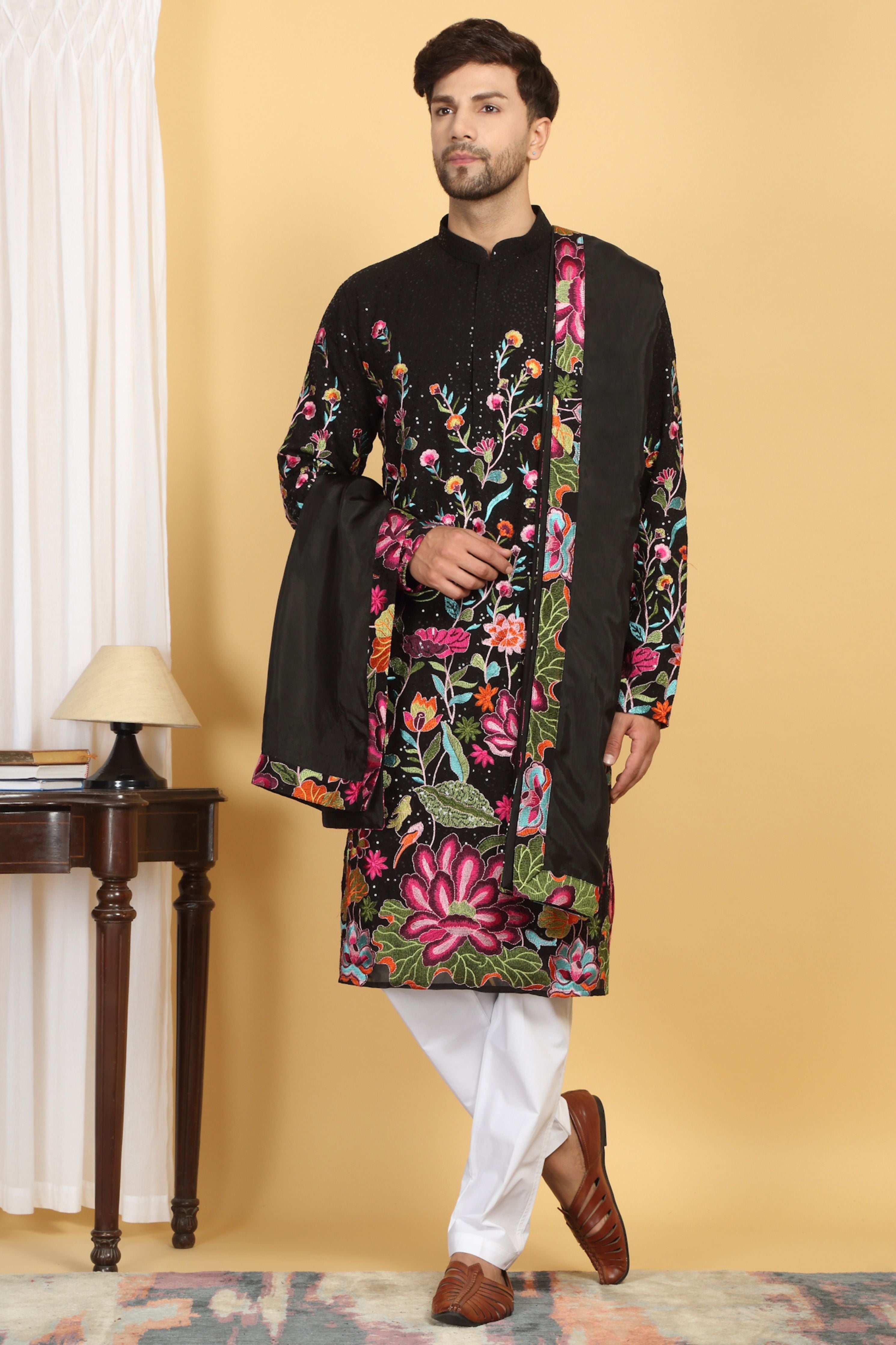 Pushp-Vihaar Embroidered Kurta Set