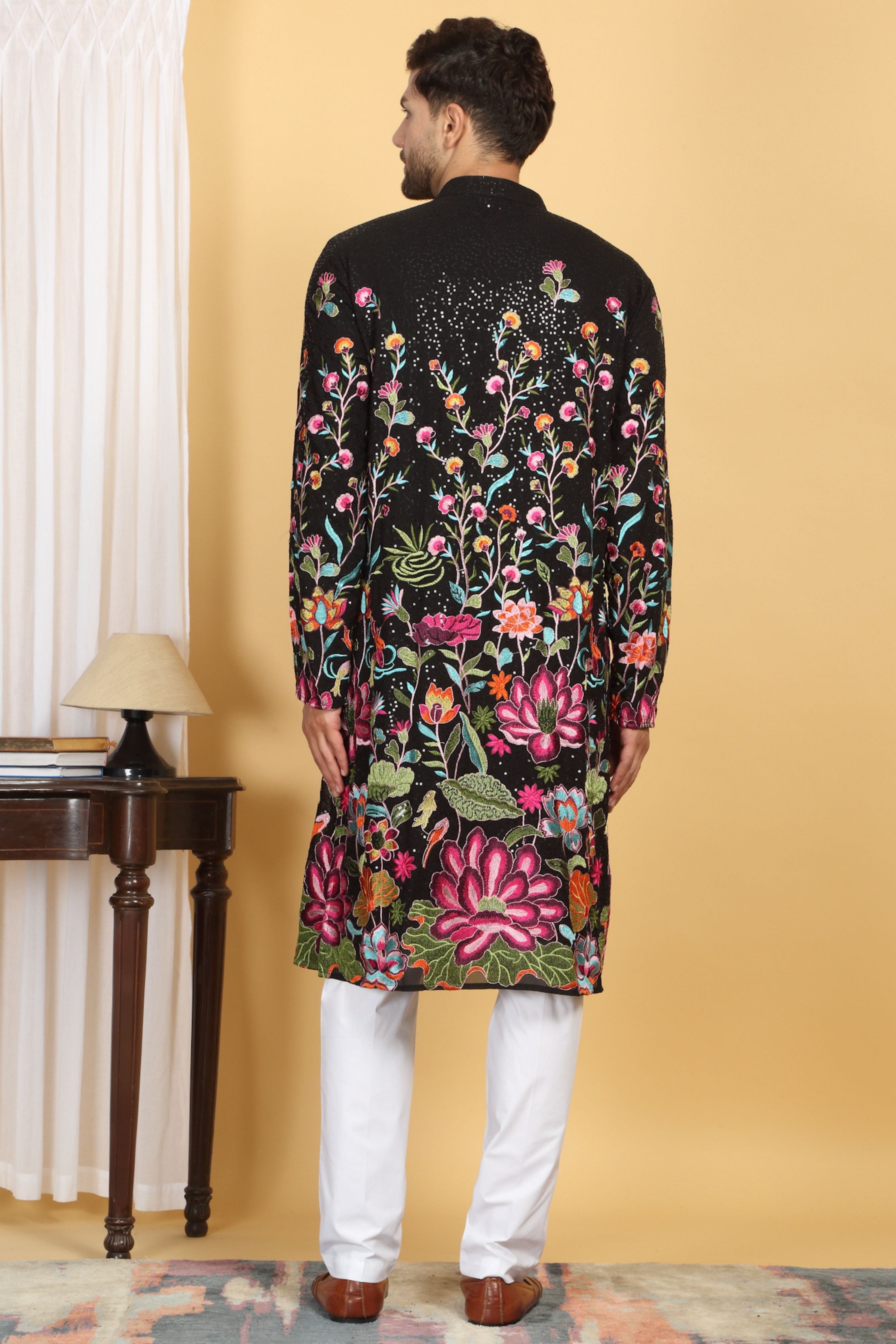 Pushp-Vihaar Embroidered Kurta Set