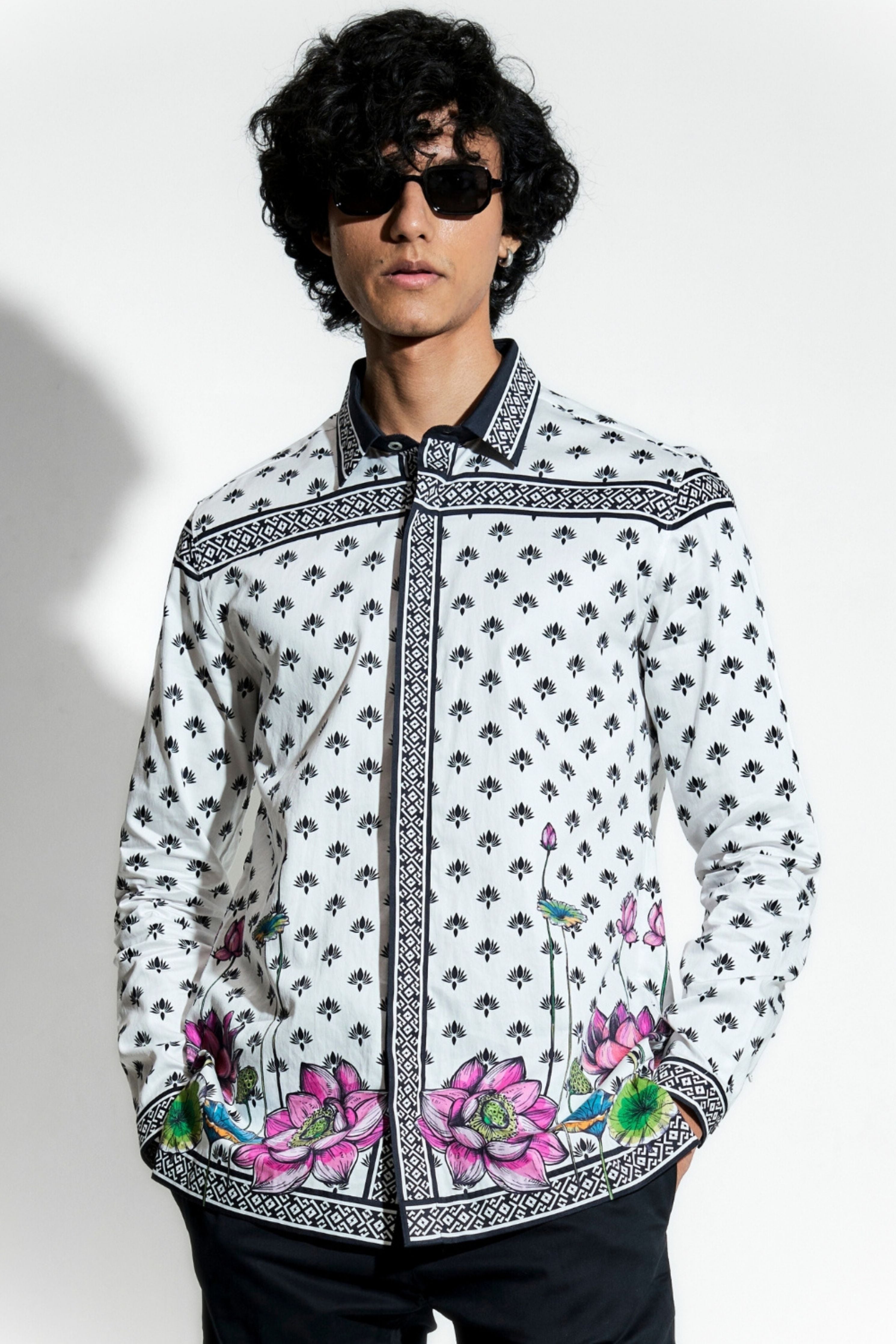 Nelumbo Black Cotton Printed Shirt