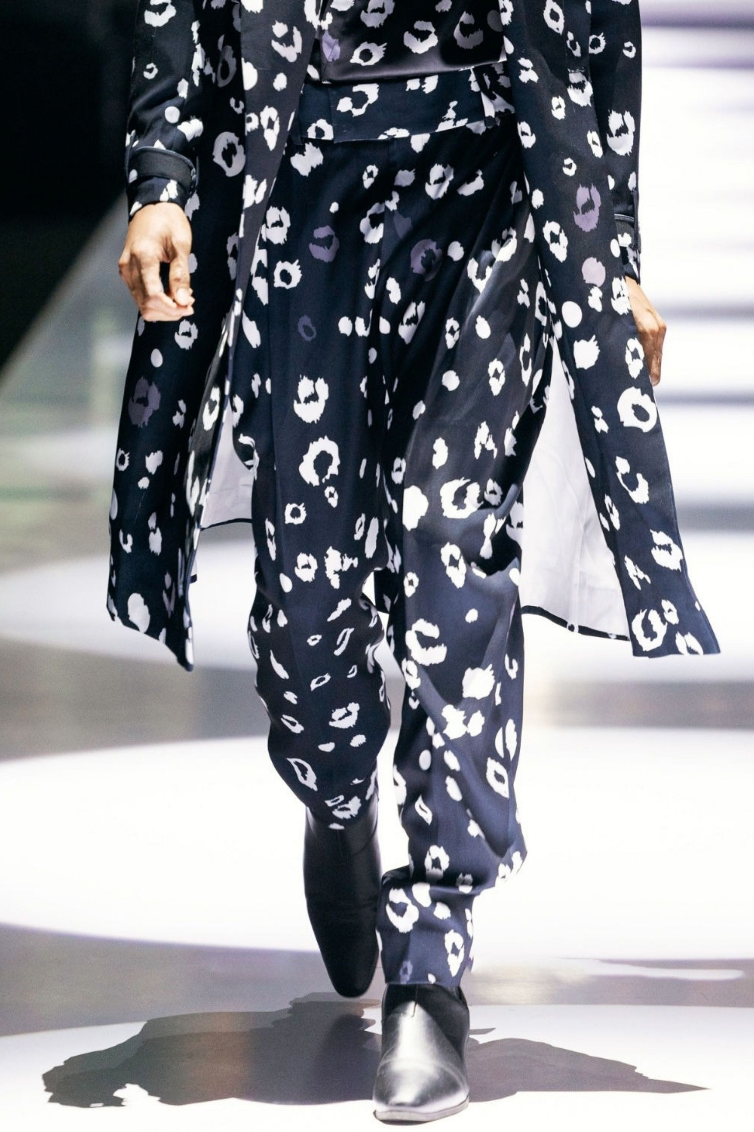 Jubatus Cheetah Printed Trenchcoat Set