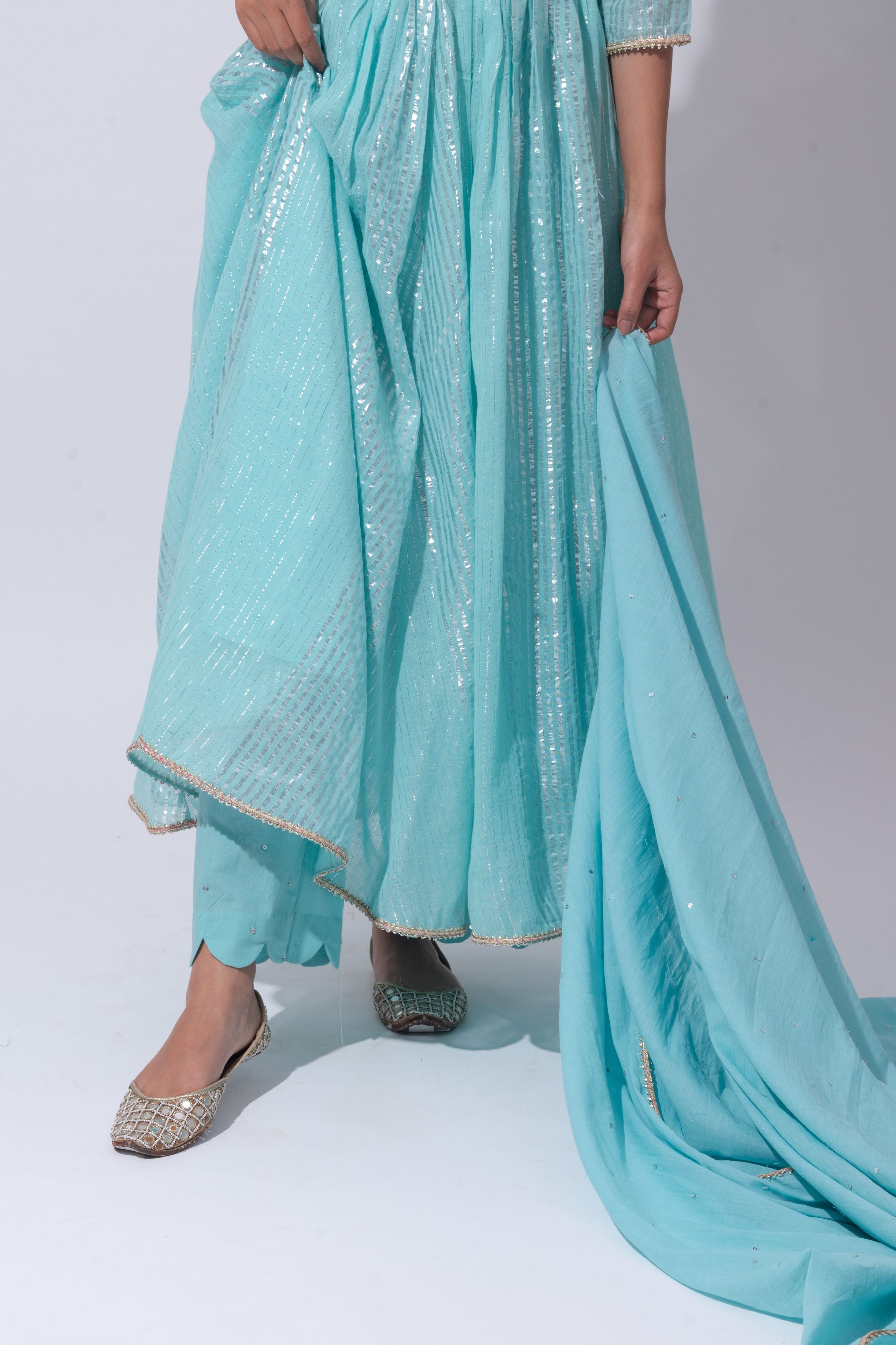 Aasmani Kurta Set