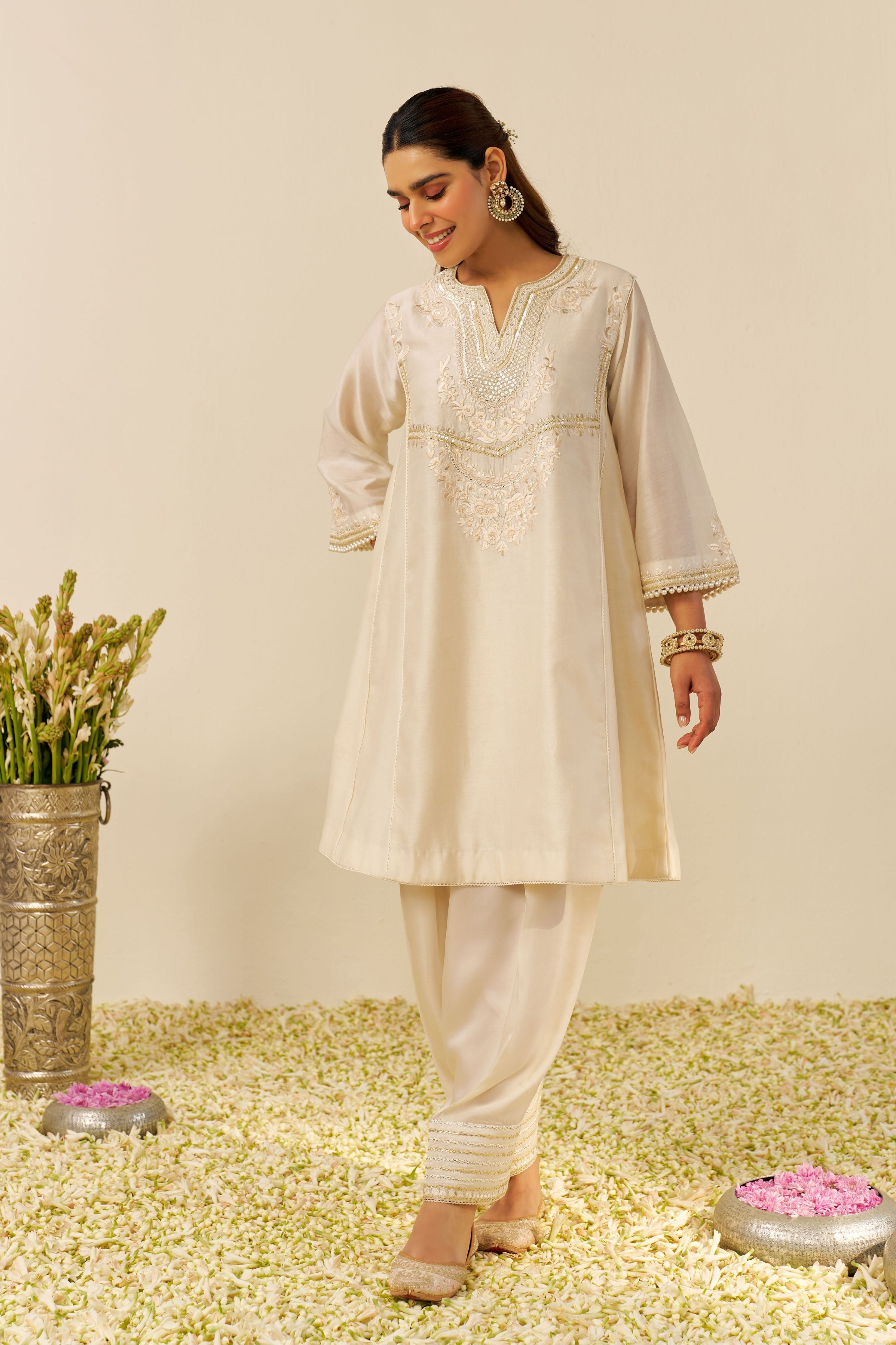 Aiza Short Ivory Chauga Set With Dupatta