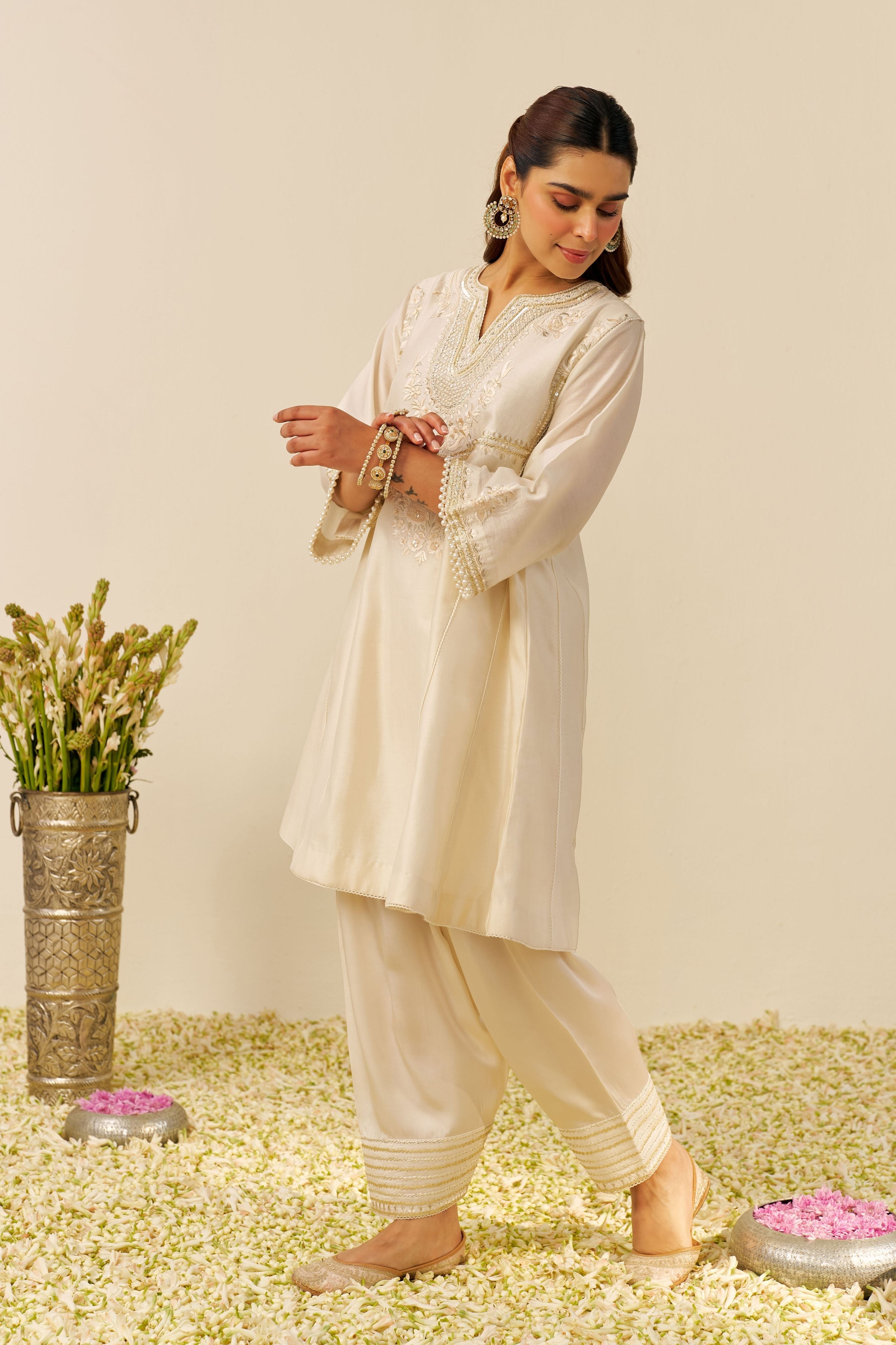 Aiza Short Ivory Chauga Set With Dupatta