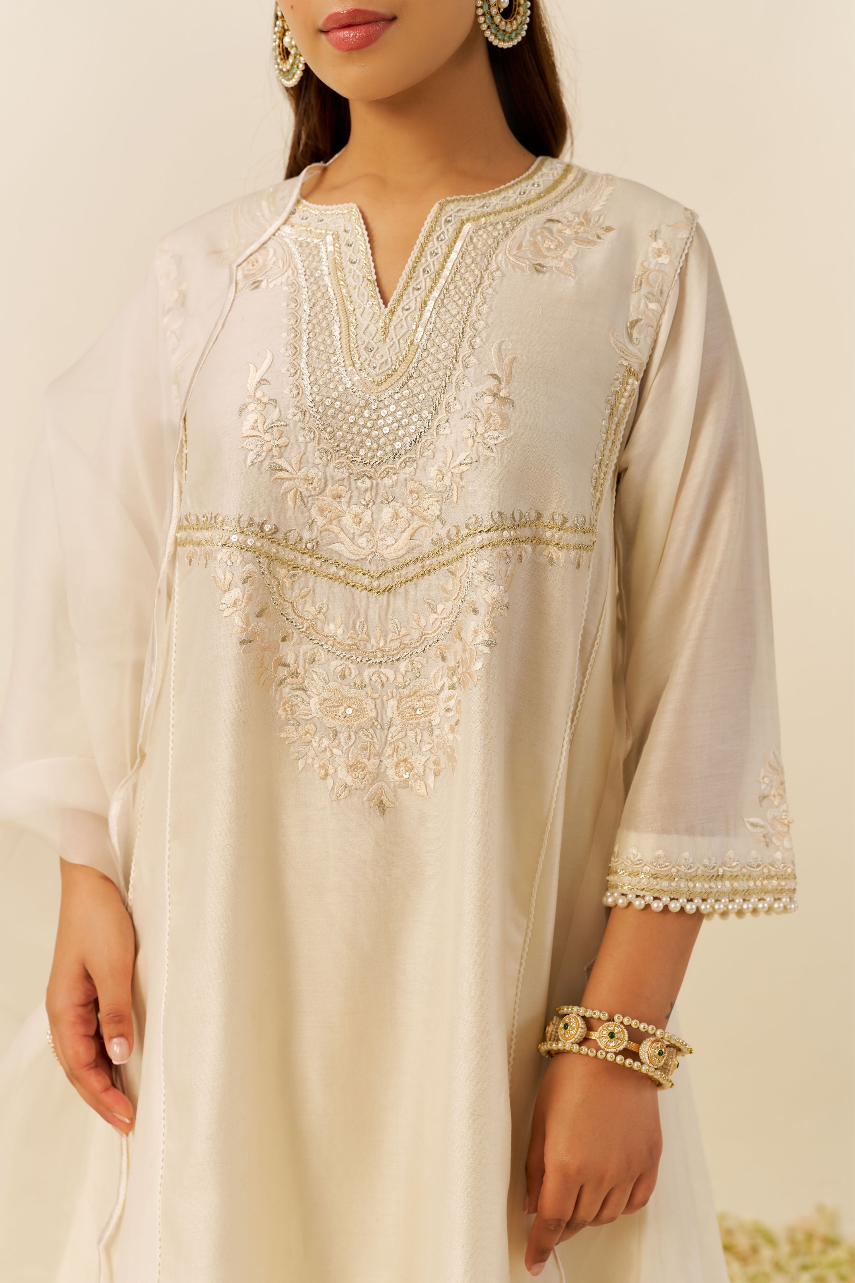 Aiza Short Ivory Chauga Set With Dupatta