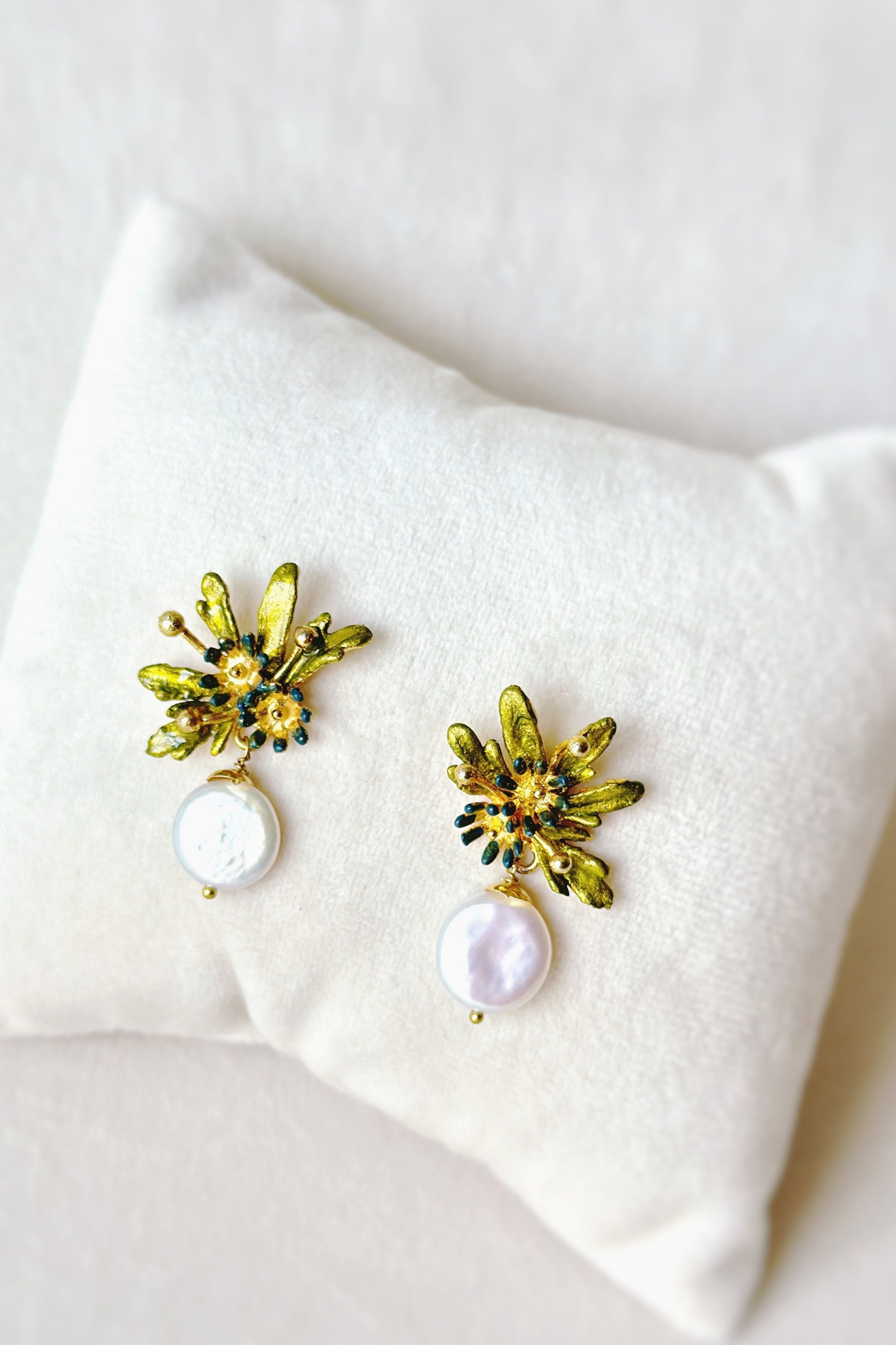Flowerburst Pearl Drop Studs ForgetMeNot Blue