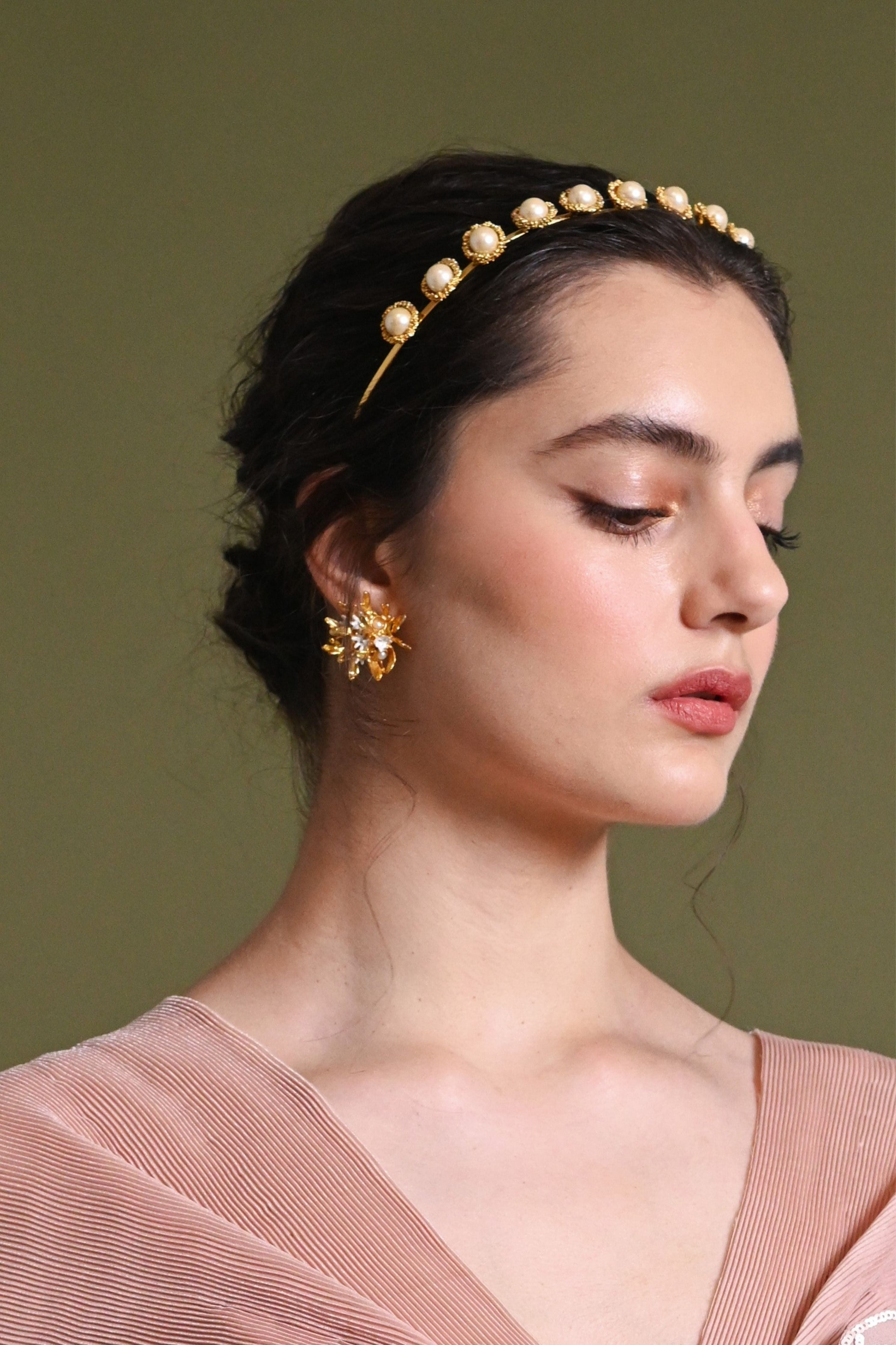 Wild Flower Bouquet Studs White