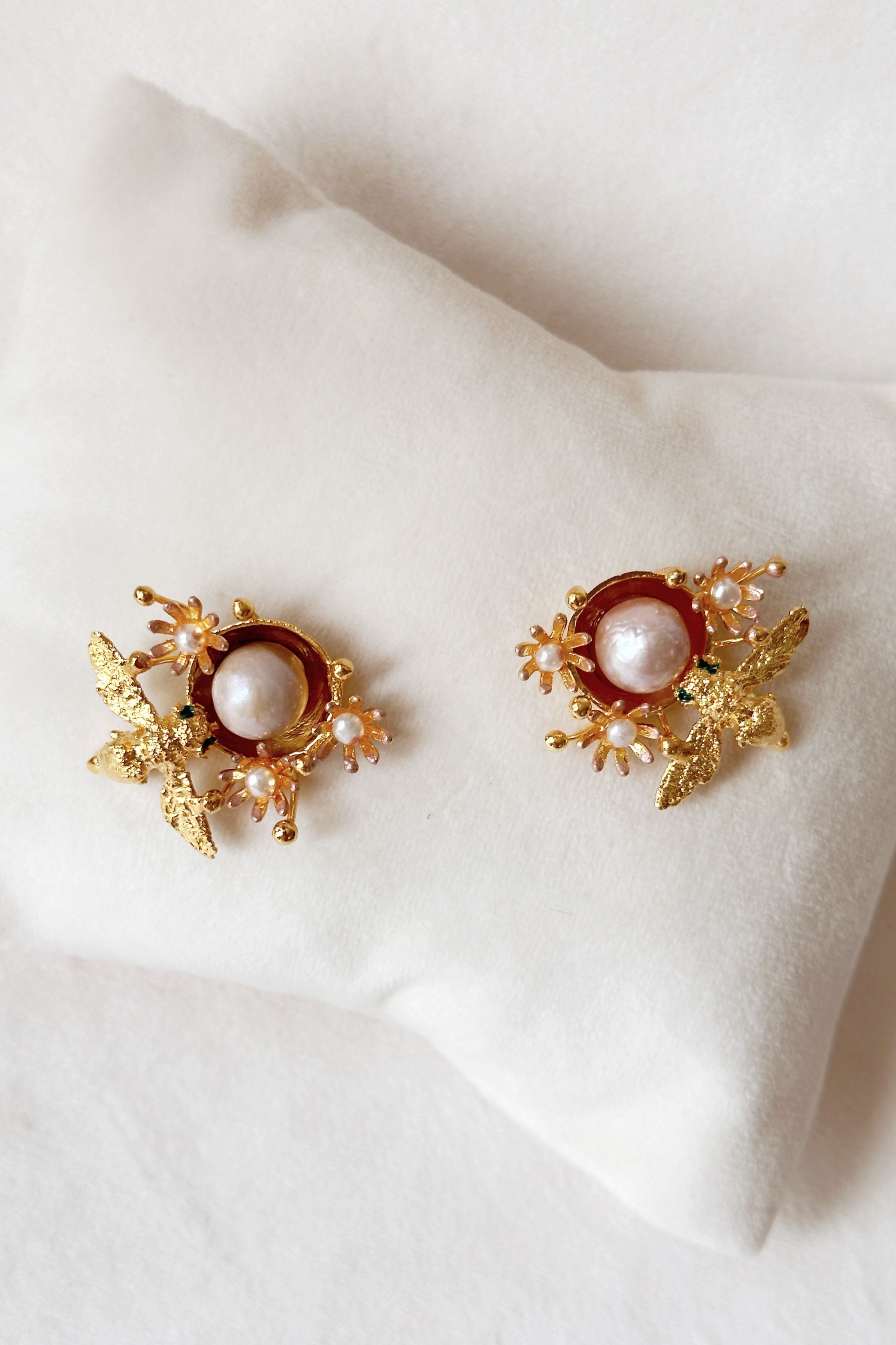 Buds And Bee Earring