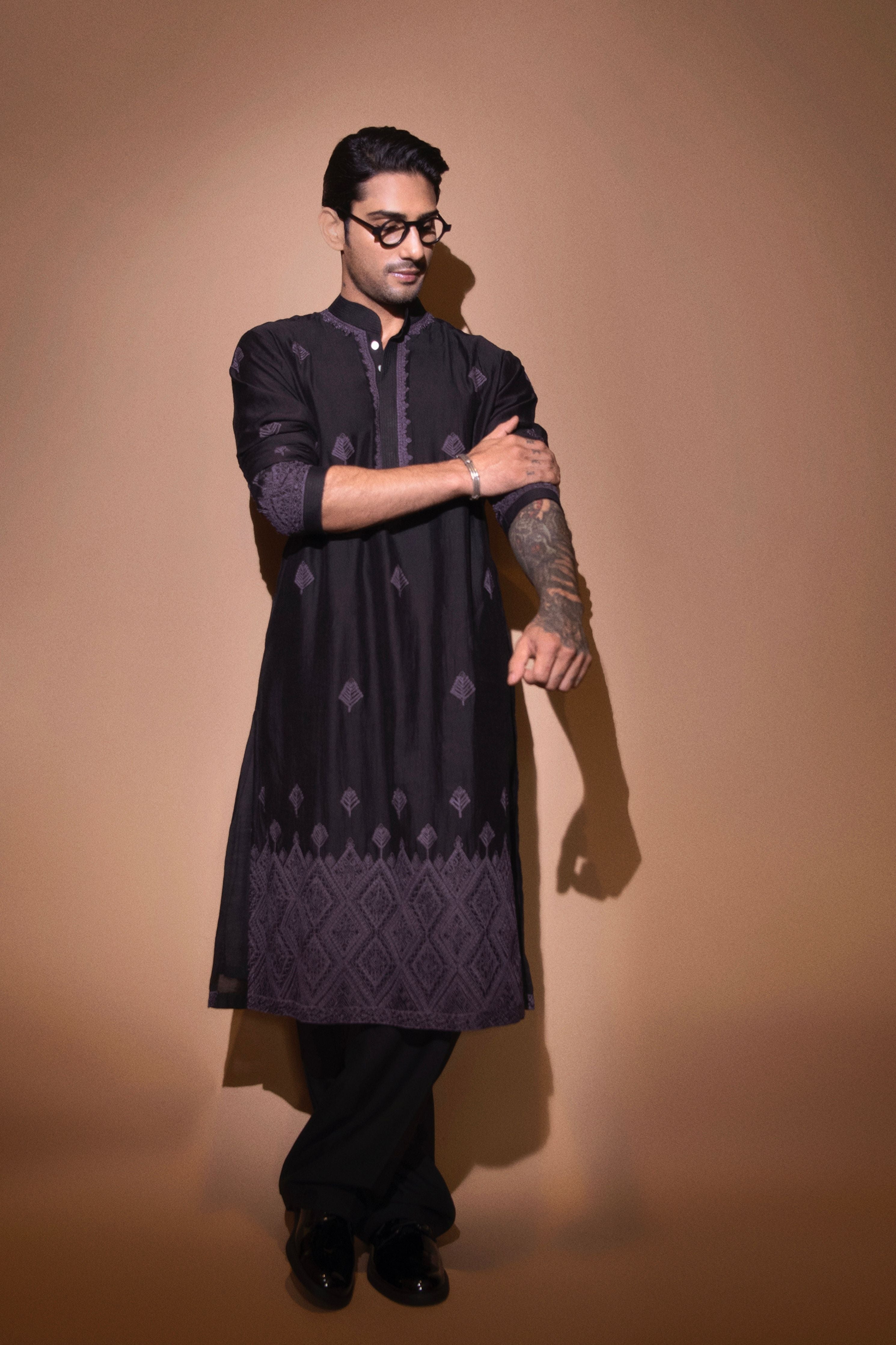 Prateik In Black Aztec Kurta Set
