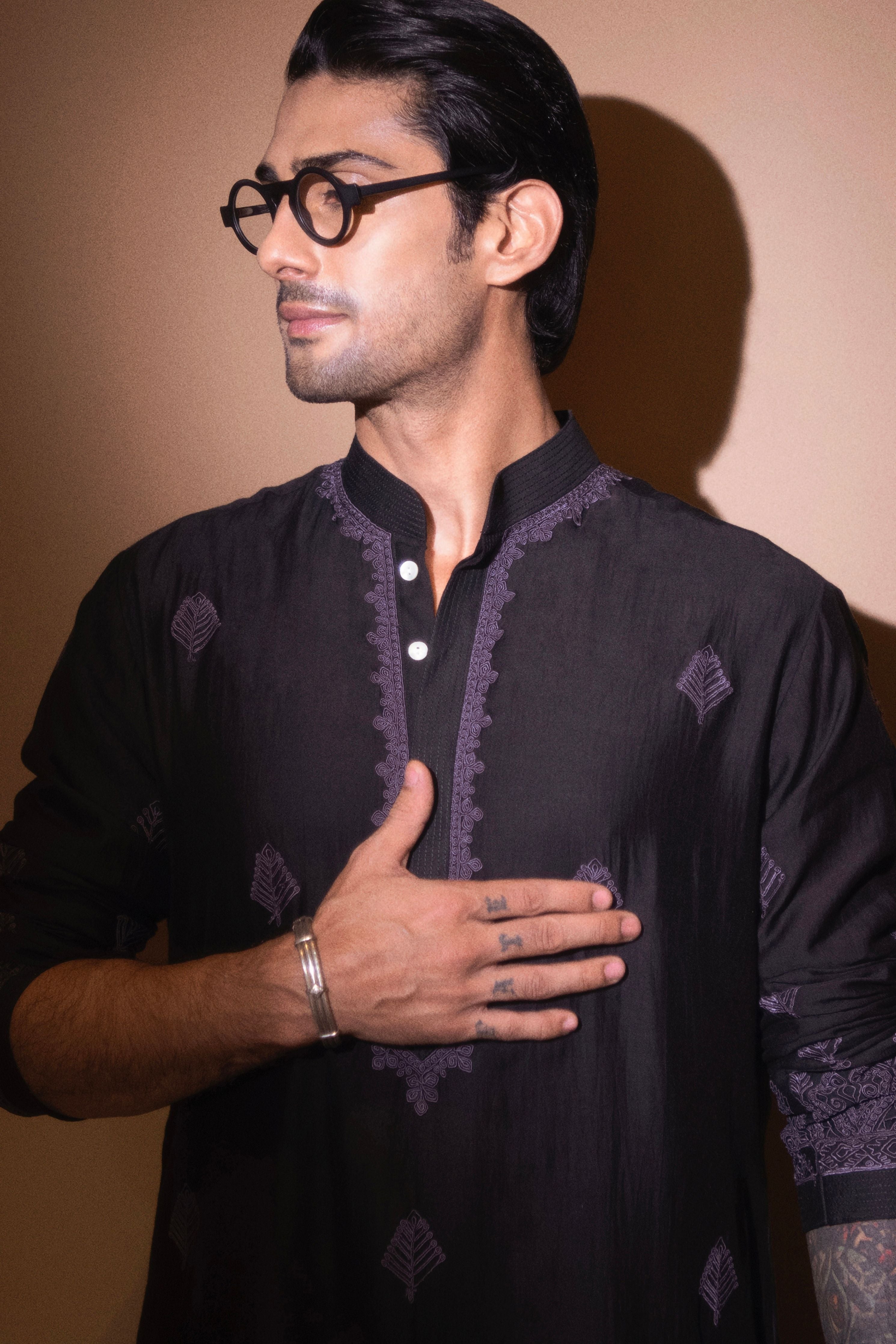 Prateik In Black Aztec Kurta Set