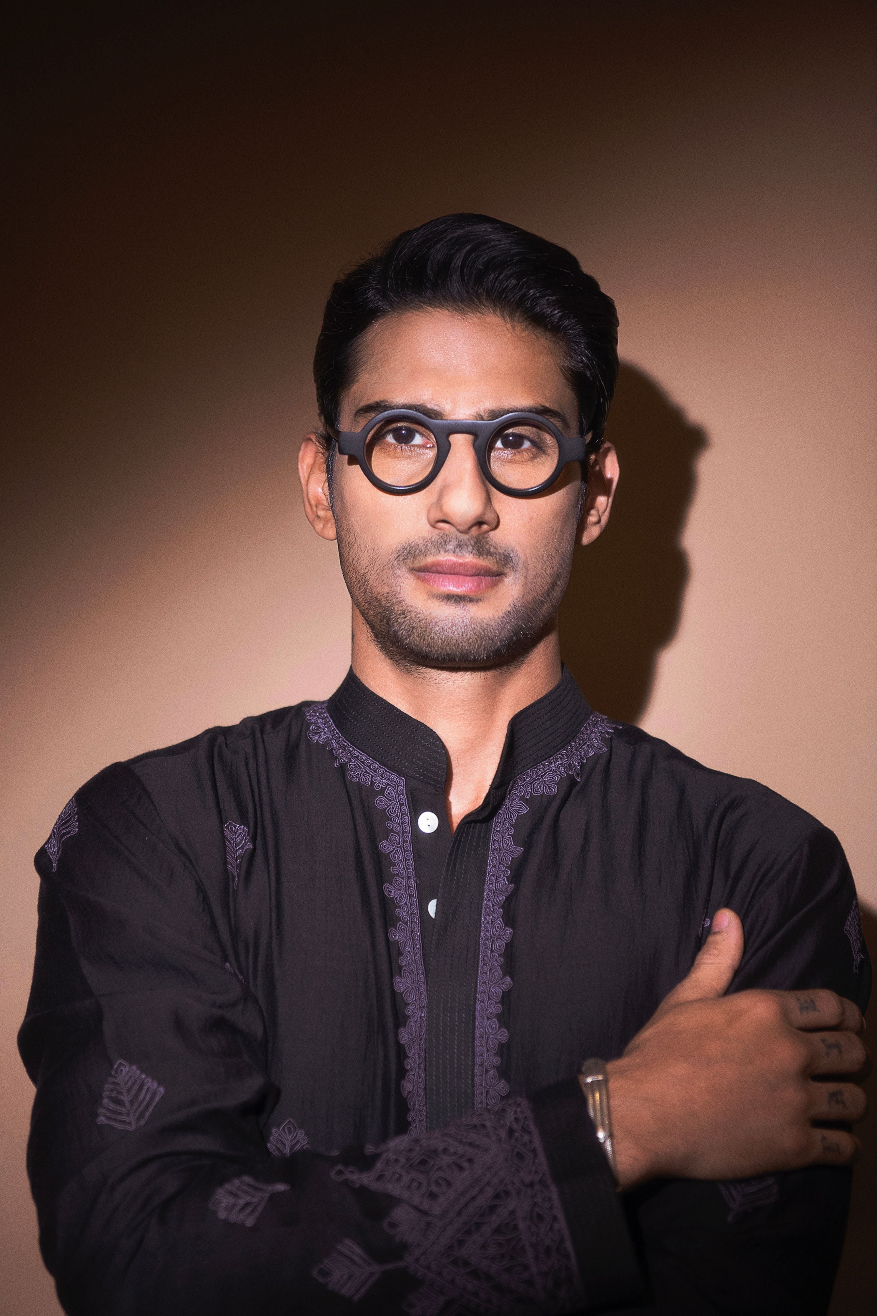 Prateik In Black Aztec Kurta Set