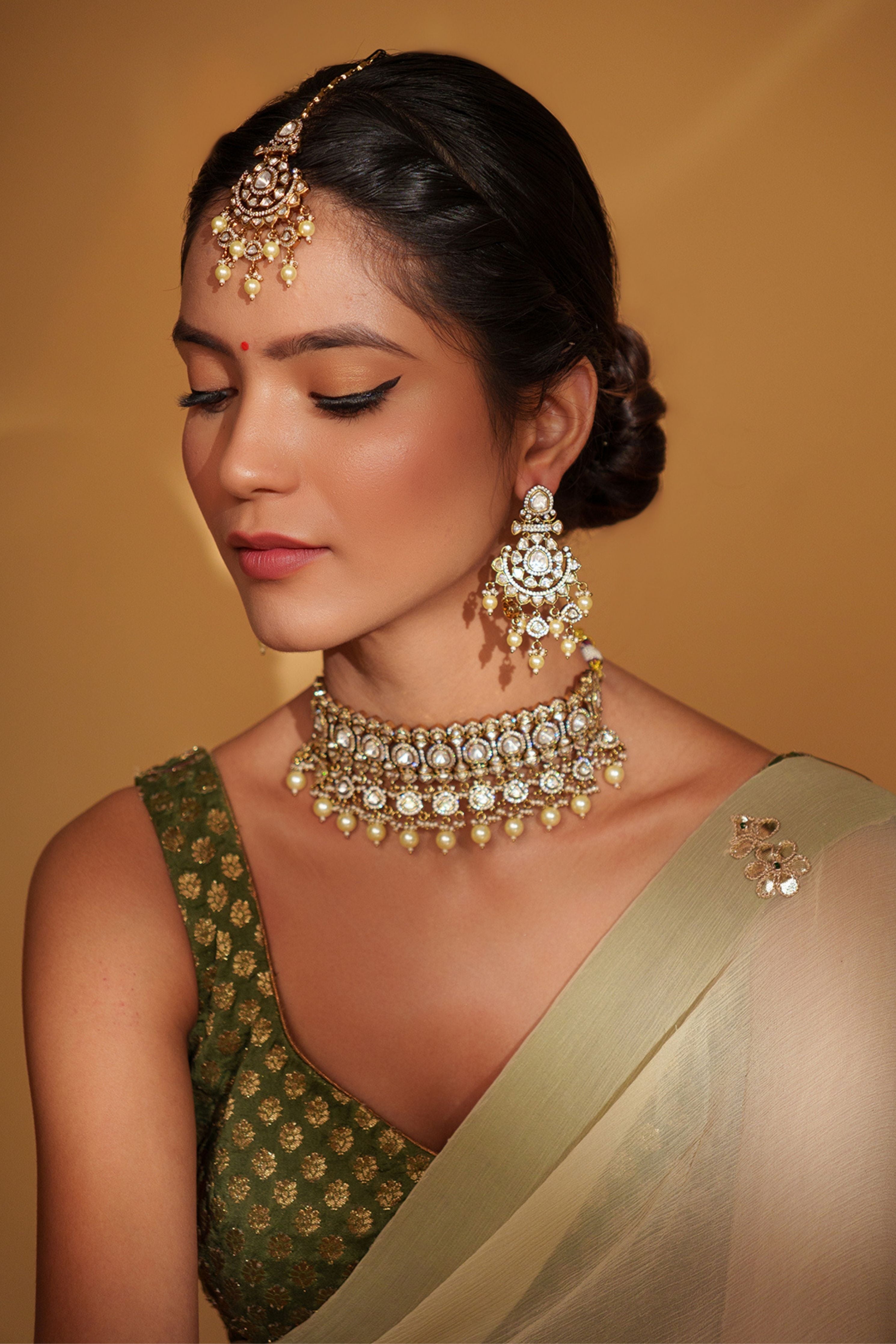 Bold And Dramatic Two Tone Finish Polki Choker Set