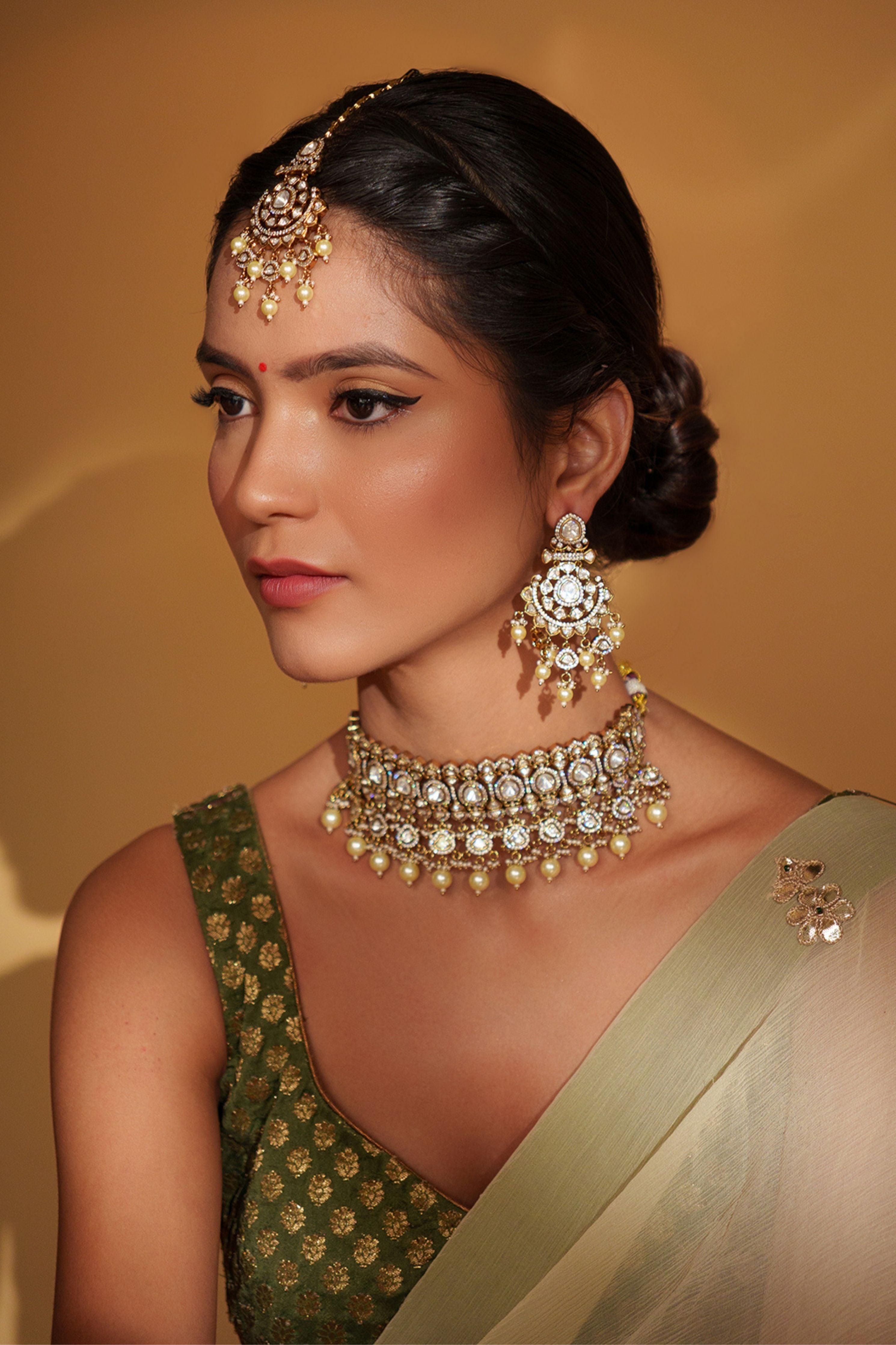 Bold And Dramatic Two Tone Finish Polki Choker Set