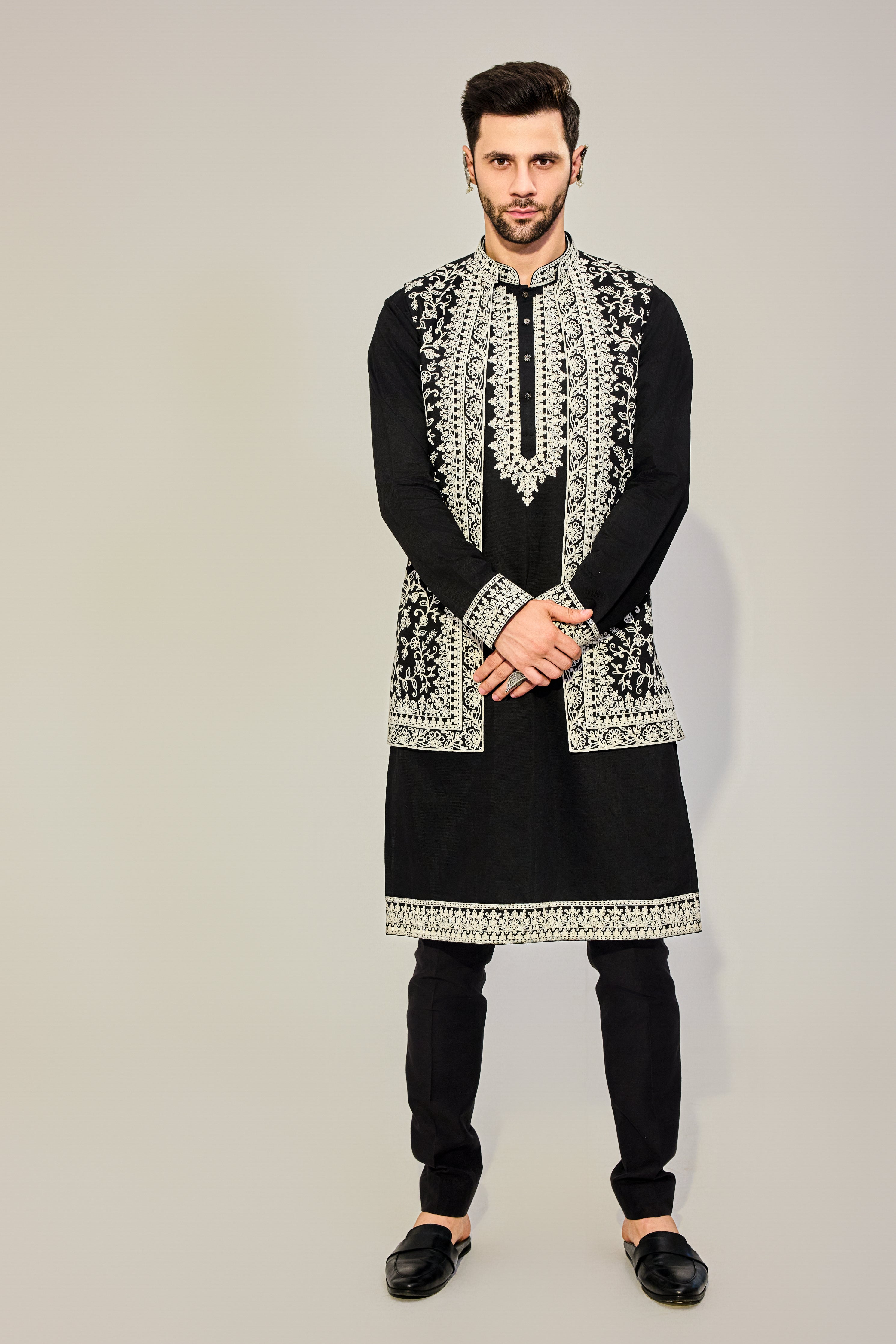 Gullista Embroidery Black Bundi Set