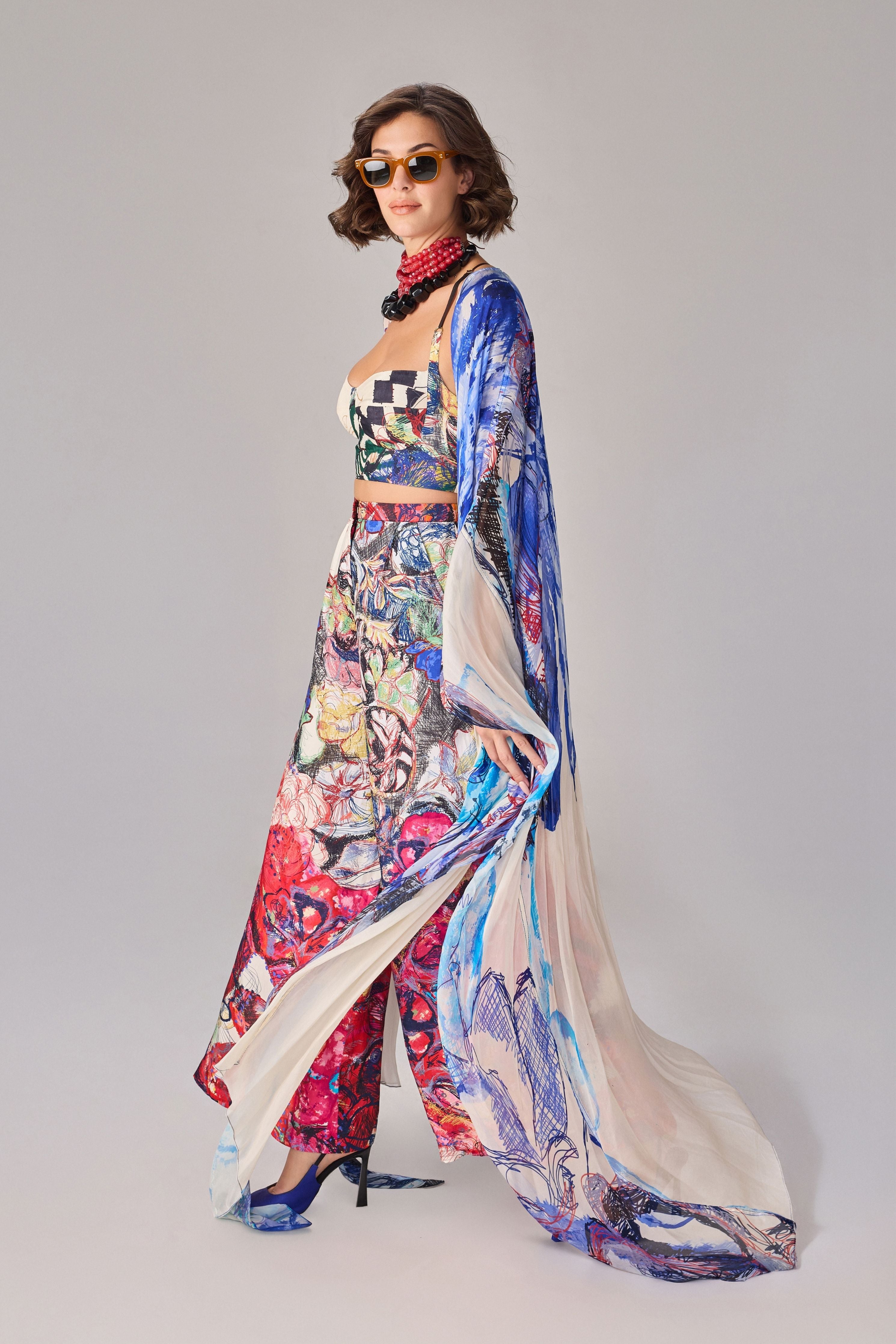 Dolly Cape set
