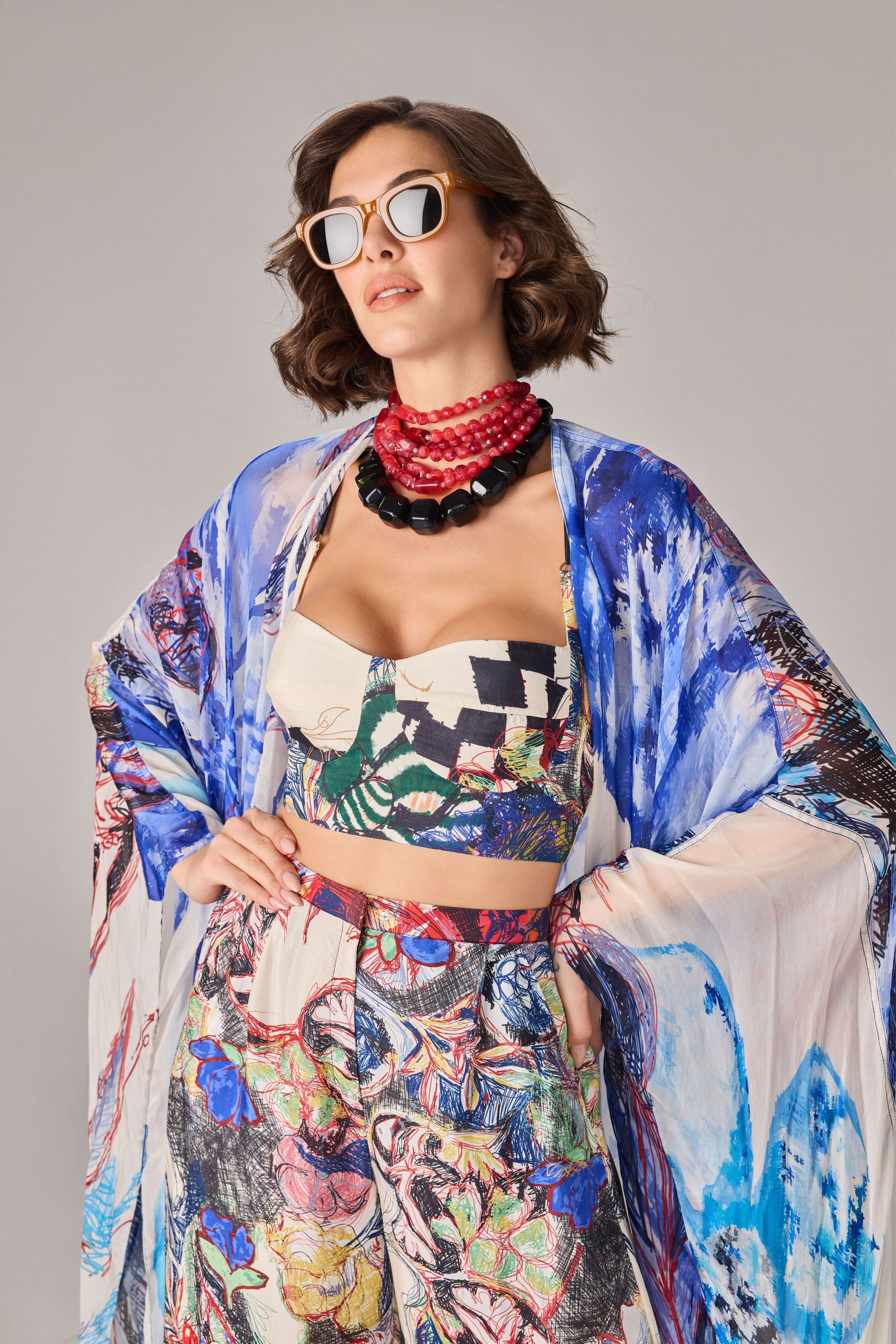 Dolly Cape set
