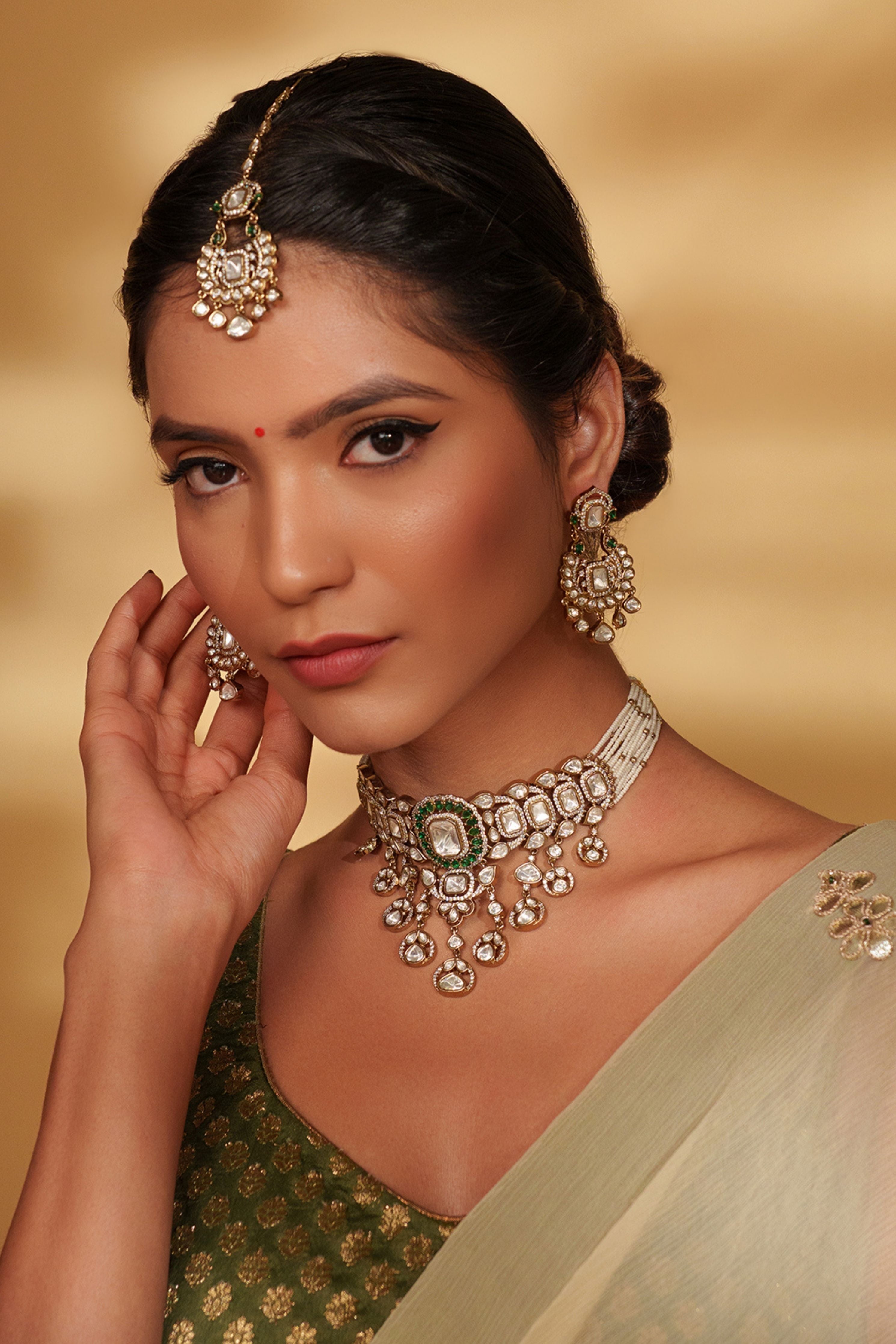 Contemporary Bold And Dramatic Two Tone Finish Polki Choker Set