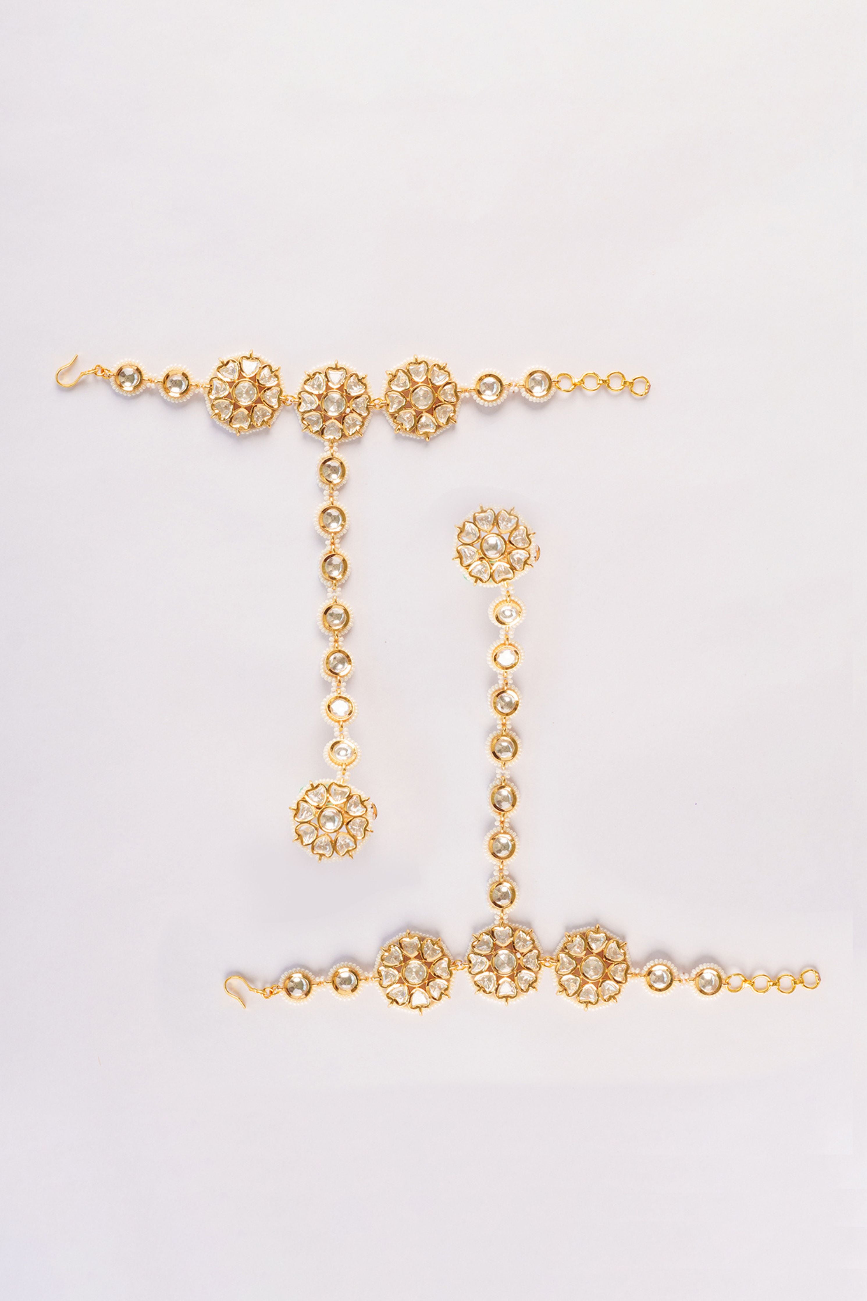 Cream Elegant And Stylish Pair Of Kundan Haathphools