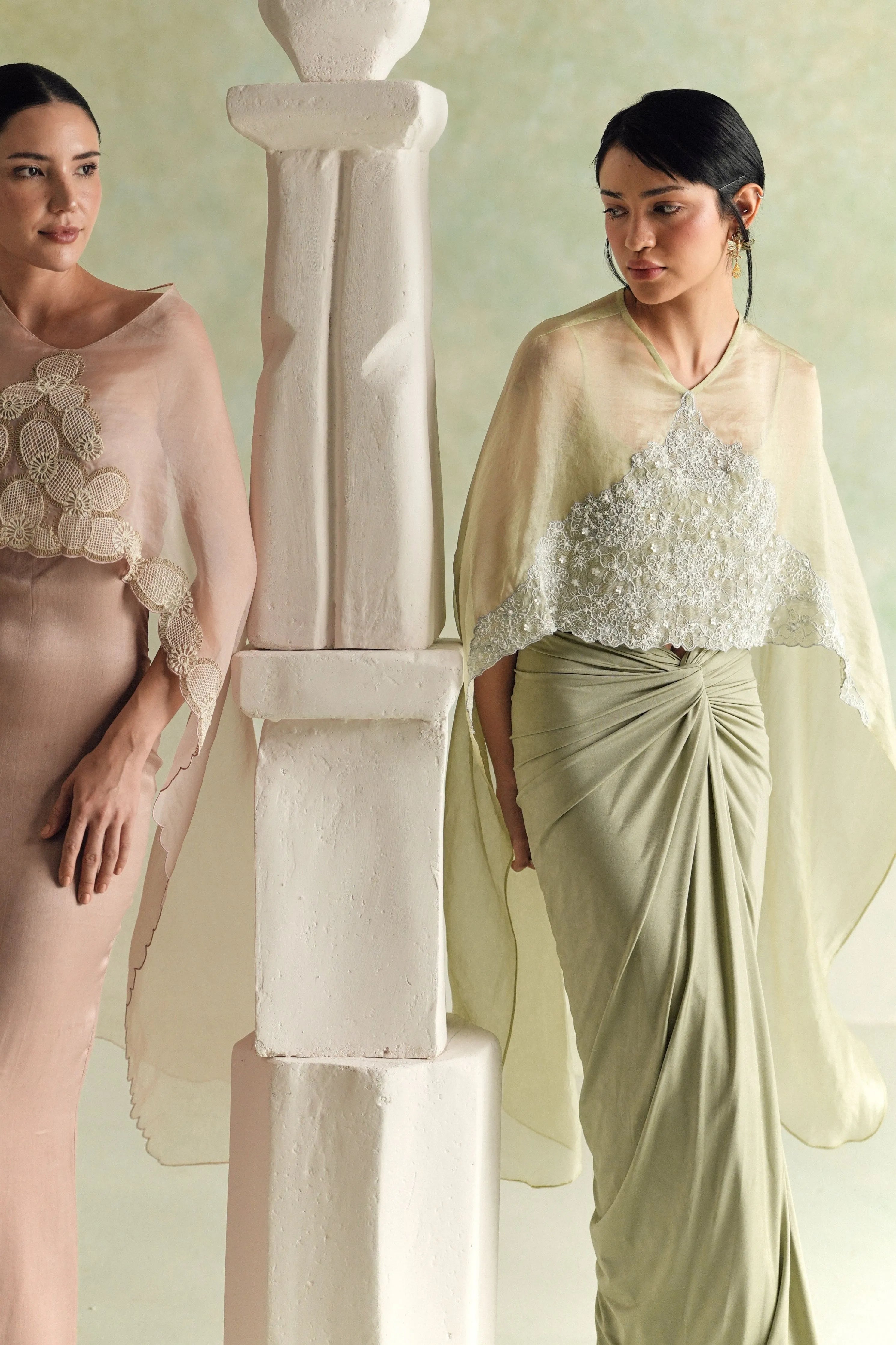 Magnolia Cape Set
