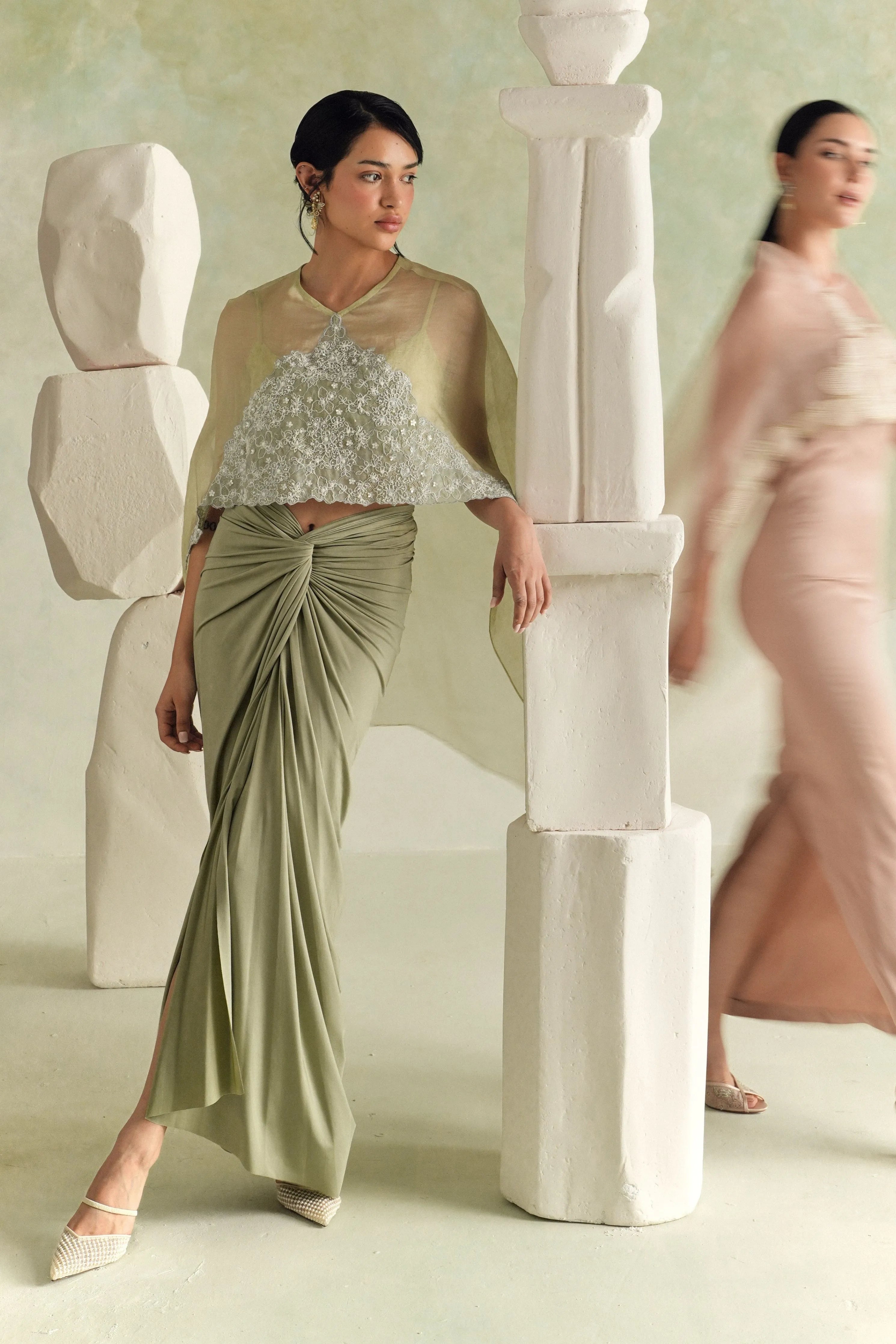 Magnolia Cape Set