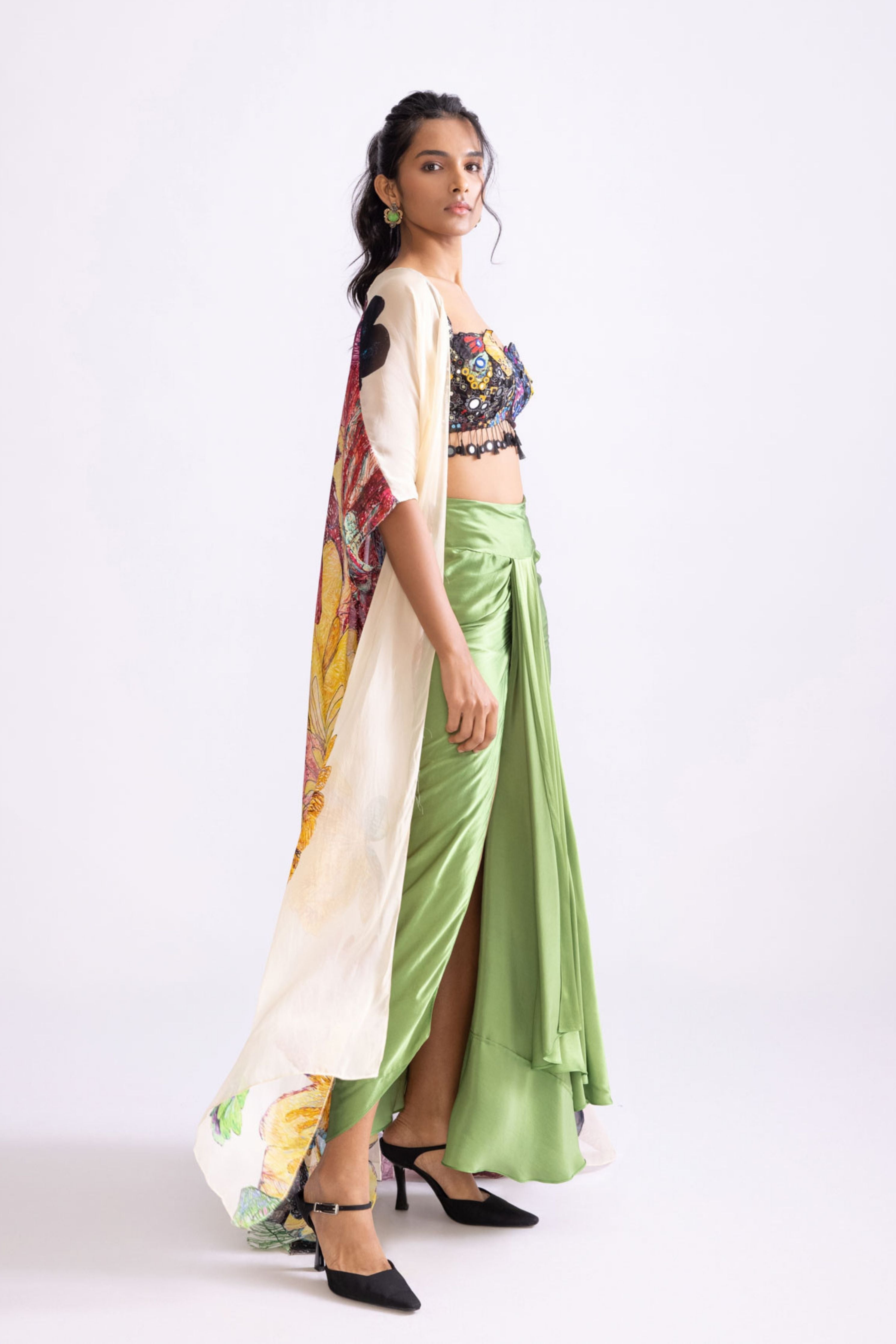 Dolly Bermuda Cape Set