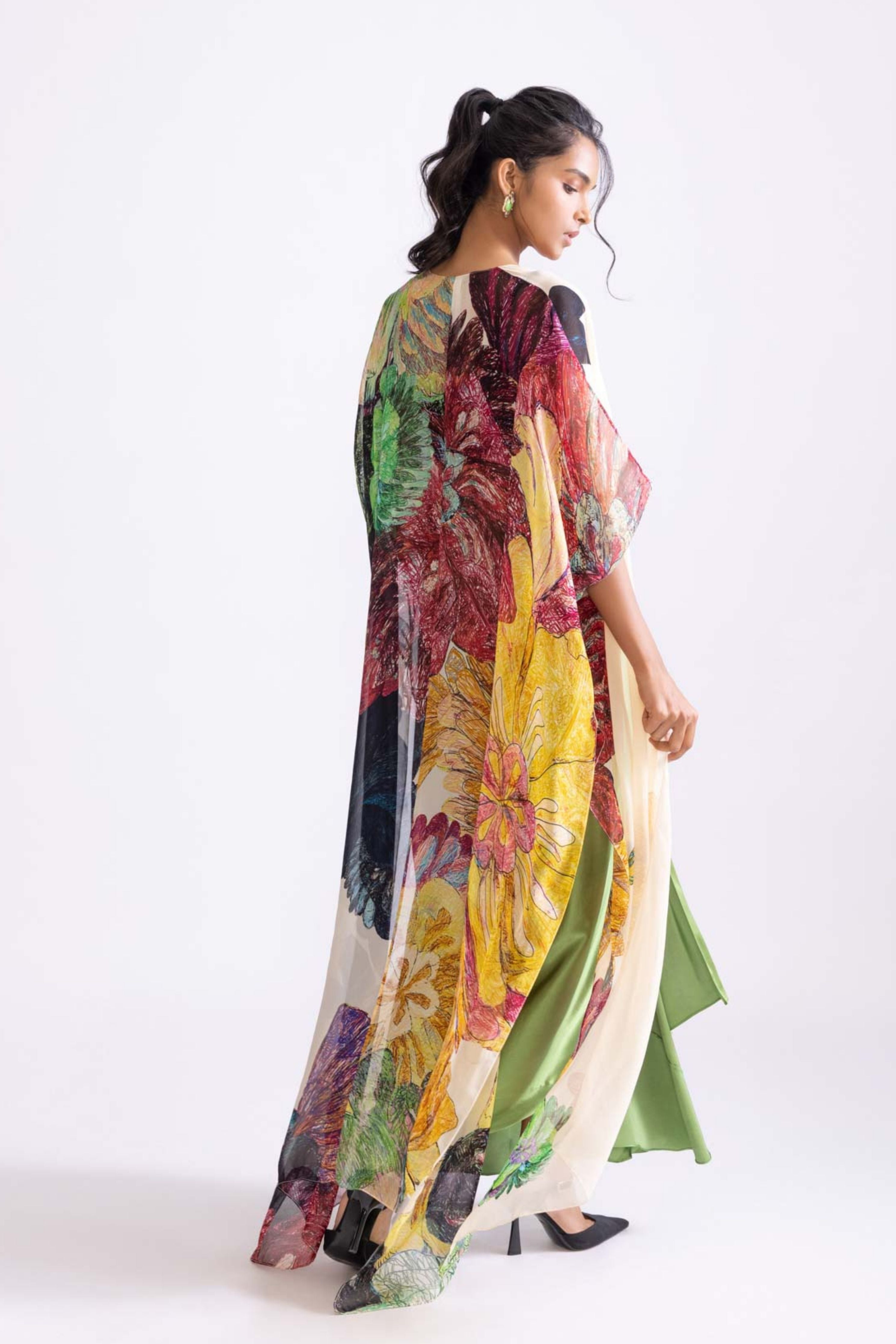 Dolly Bermuda Cape Set