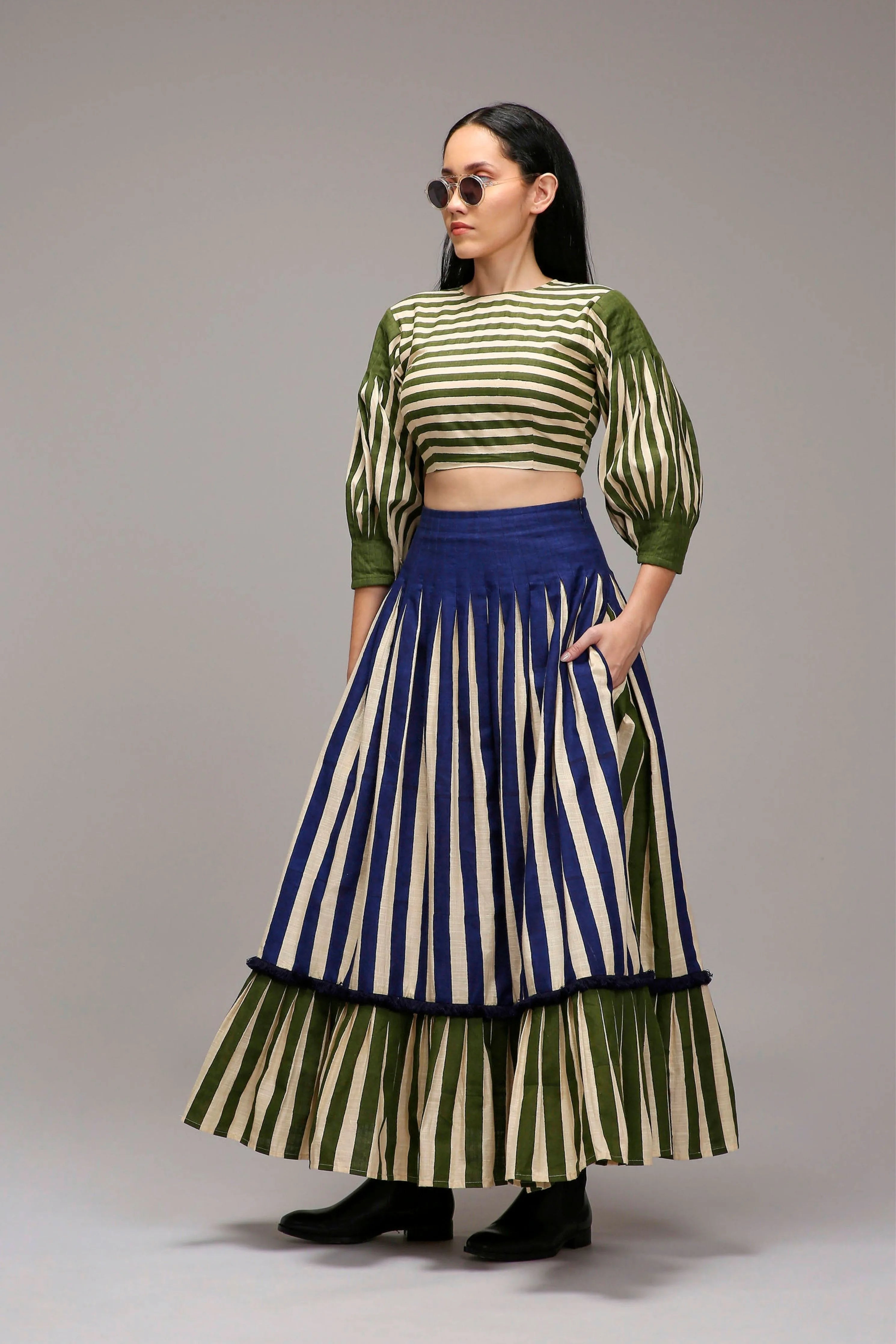 Egg-Shell Crop Top Dual Striped Stole Skirt Set