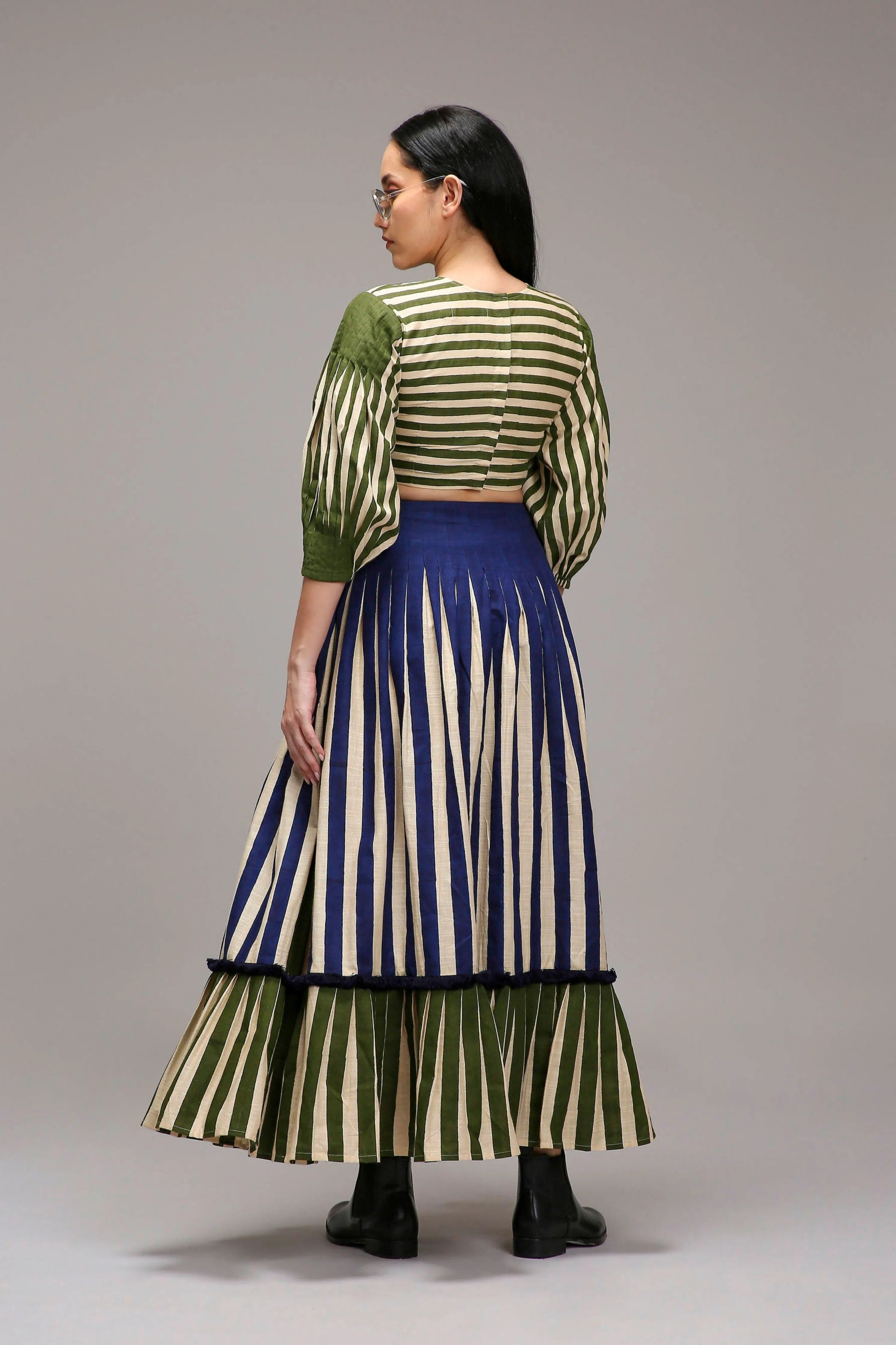 Egg-Shell Crop Top Dual Striped Stole Skirt Set