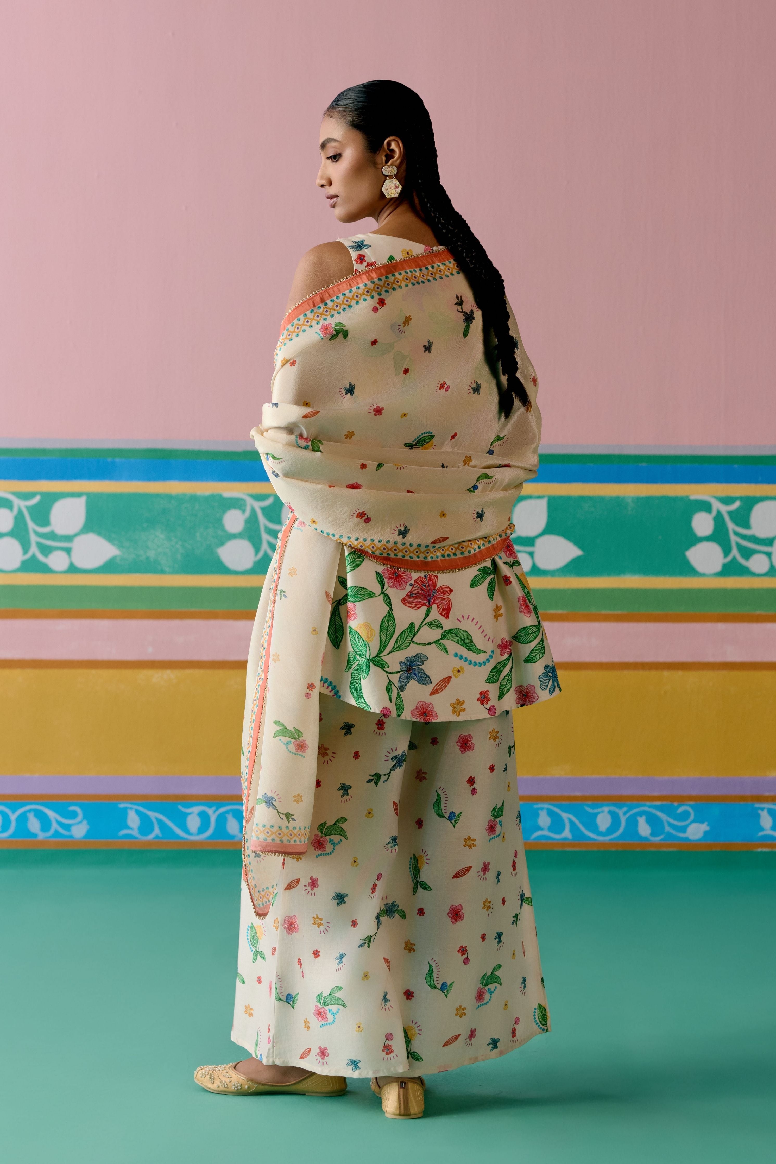 Ecru Floral Sleeveless Kurta Set