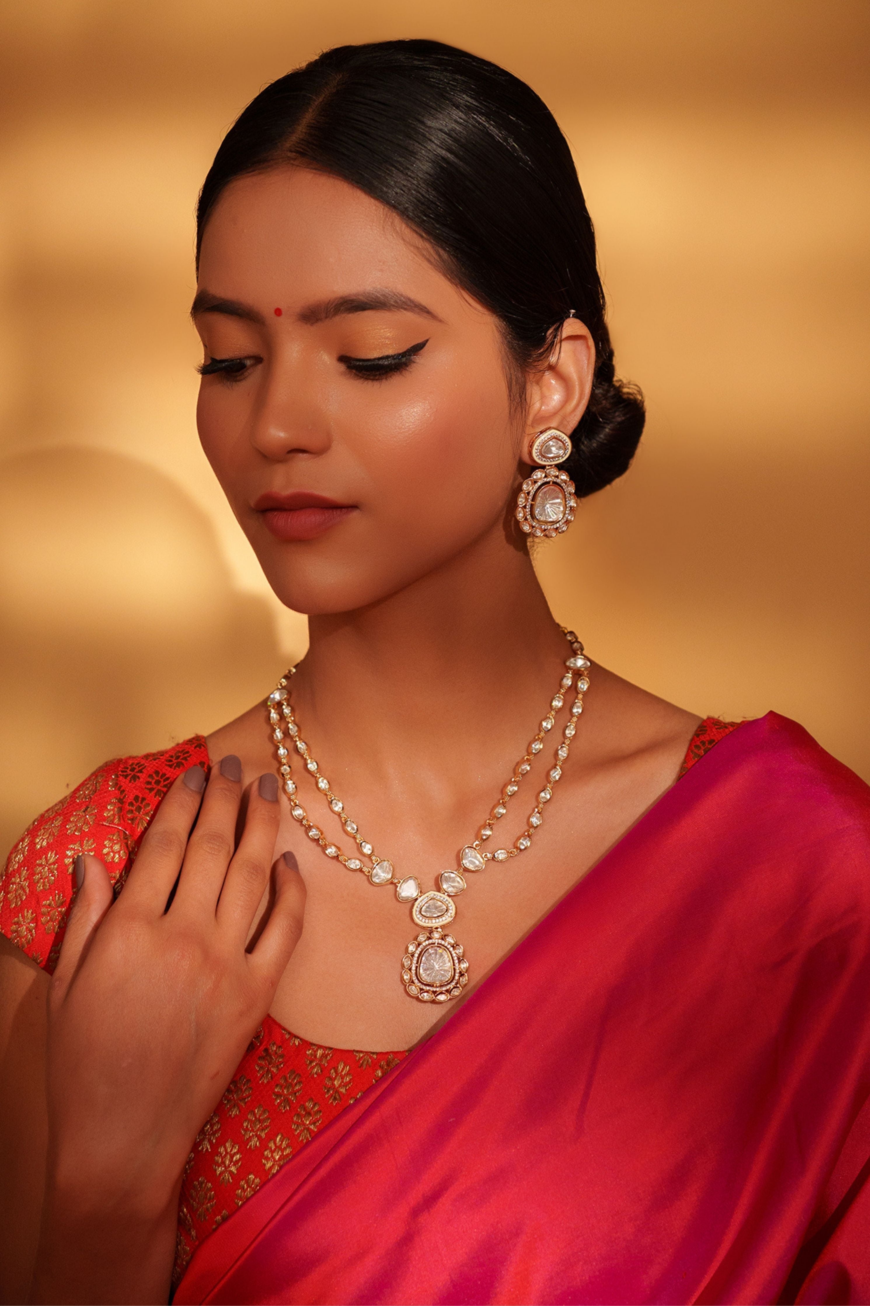 Elegant And Stylish Pendant Necklace With Matching Earrings